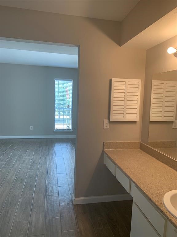 5625 Antoine Drive 202 Property Photo 6