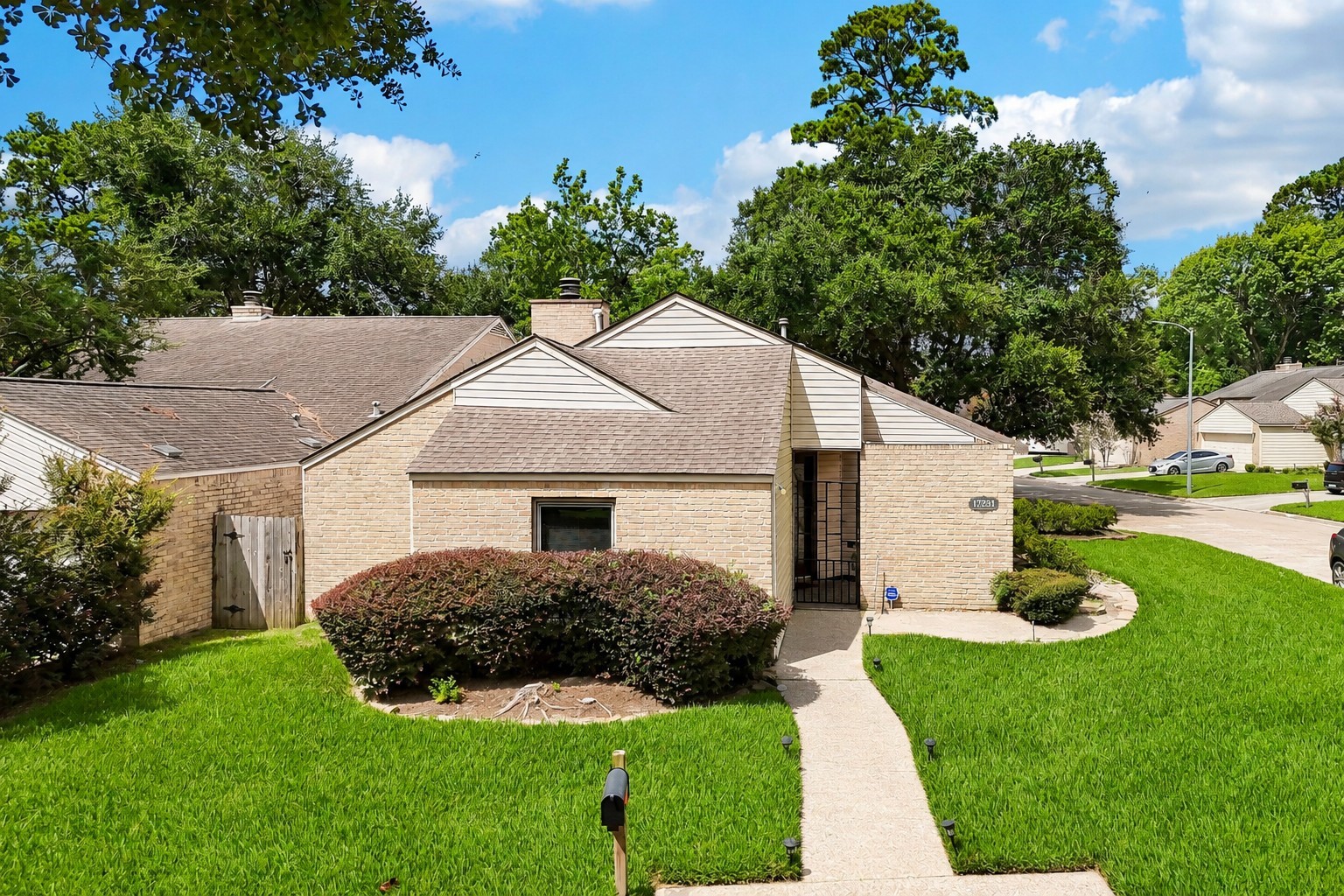 17231 Meadow Butte Drive Property Photo 1