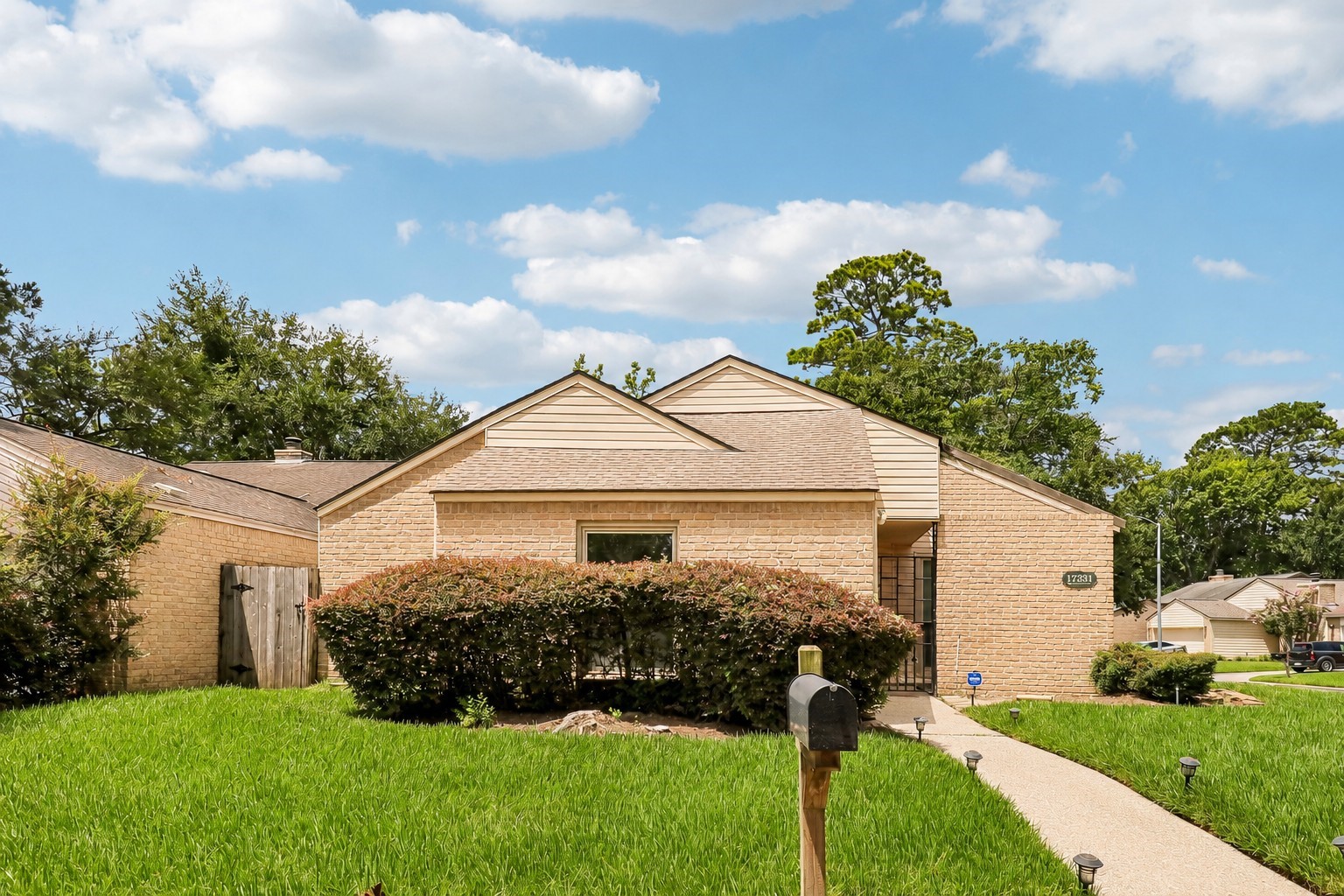 17231 Meadow Butte Drive Property Photo 2