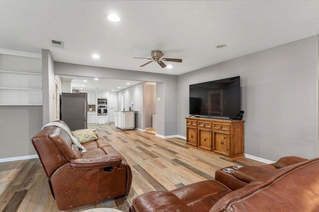 24511 Sunny Glen Dr Drive Property Photo 9