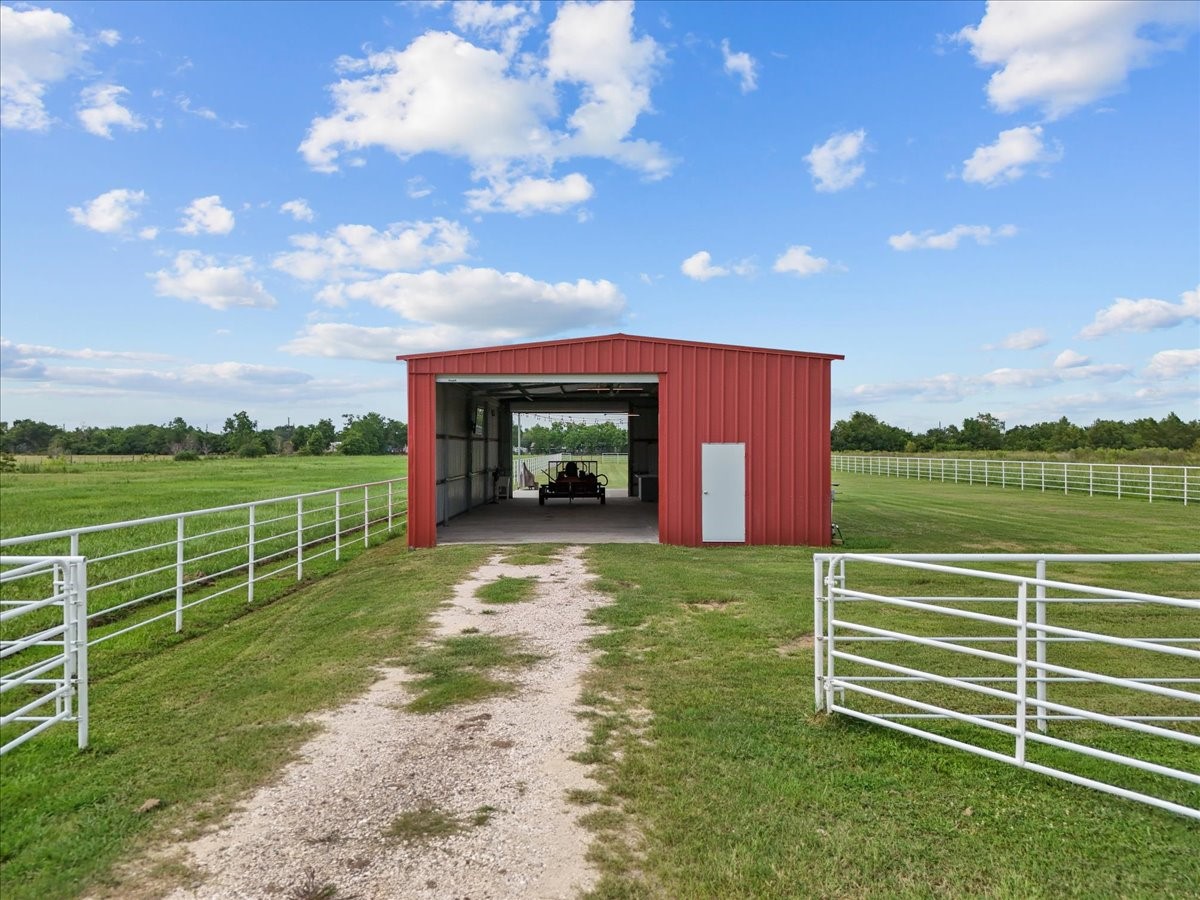 4215 Danek Road Property Photo 17