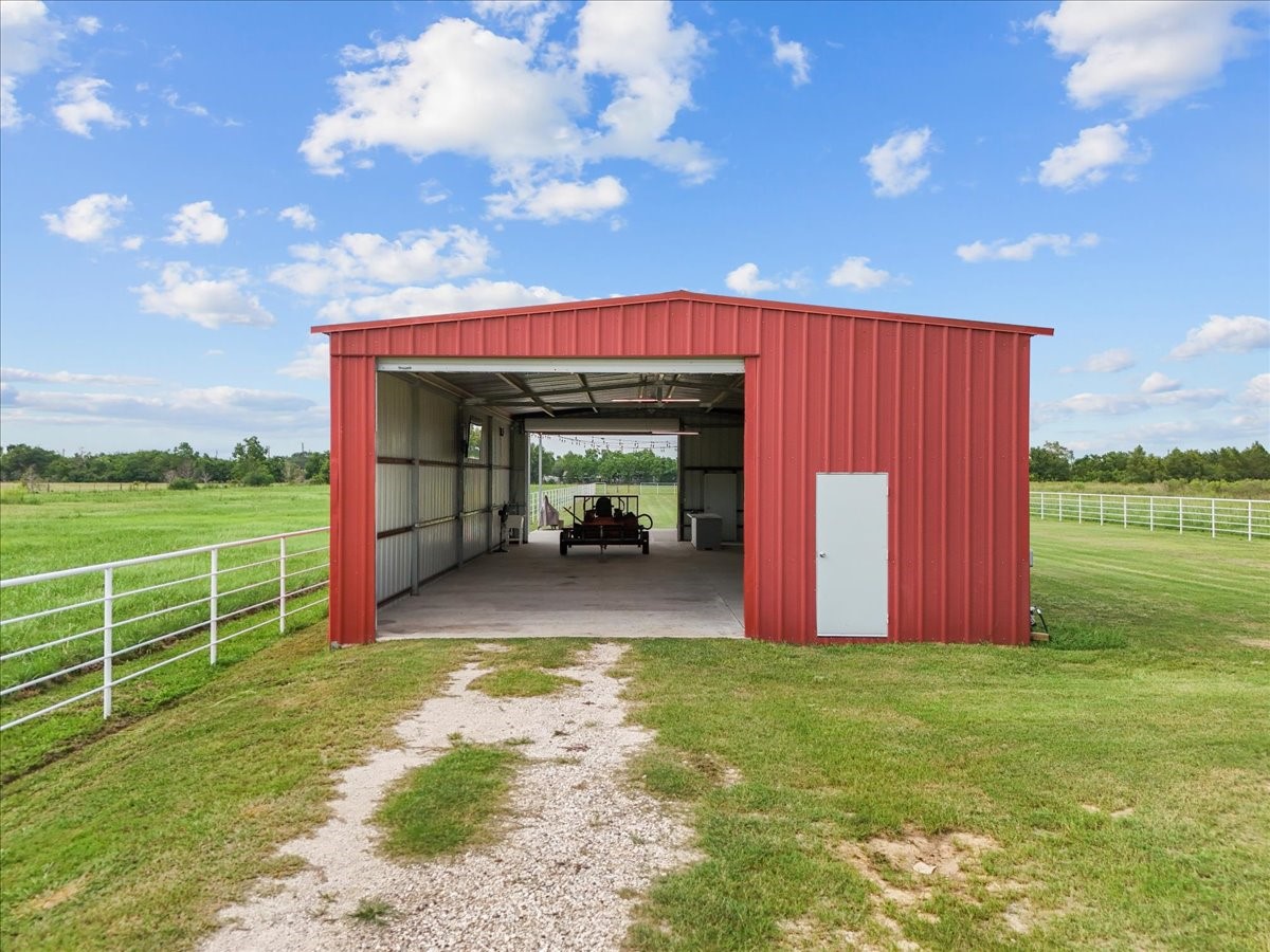 4215 Danek Road Property Photo 18