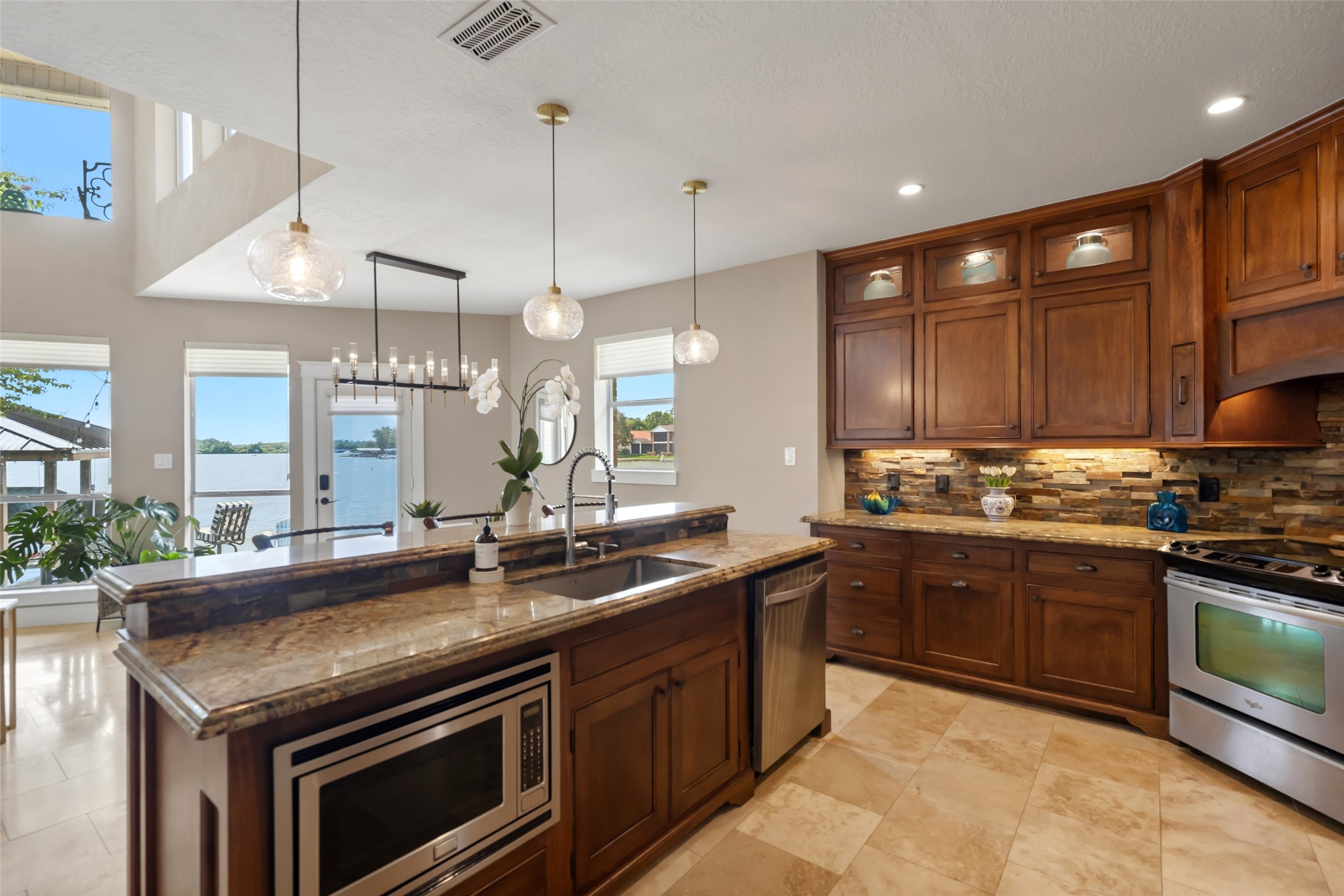 44 La Costa Drive Property Photo 6