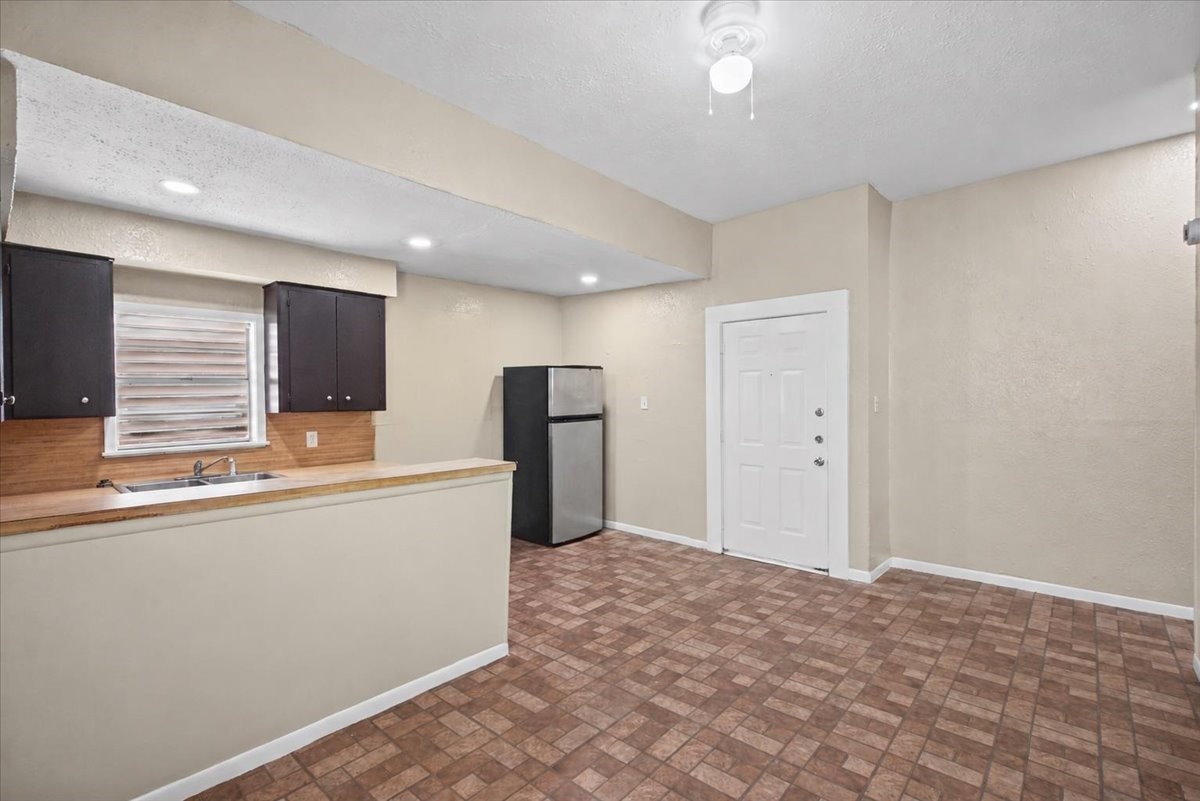 3005 Avenue L Property Photo 9