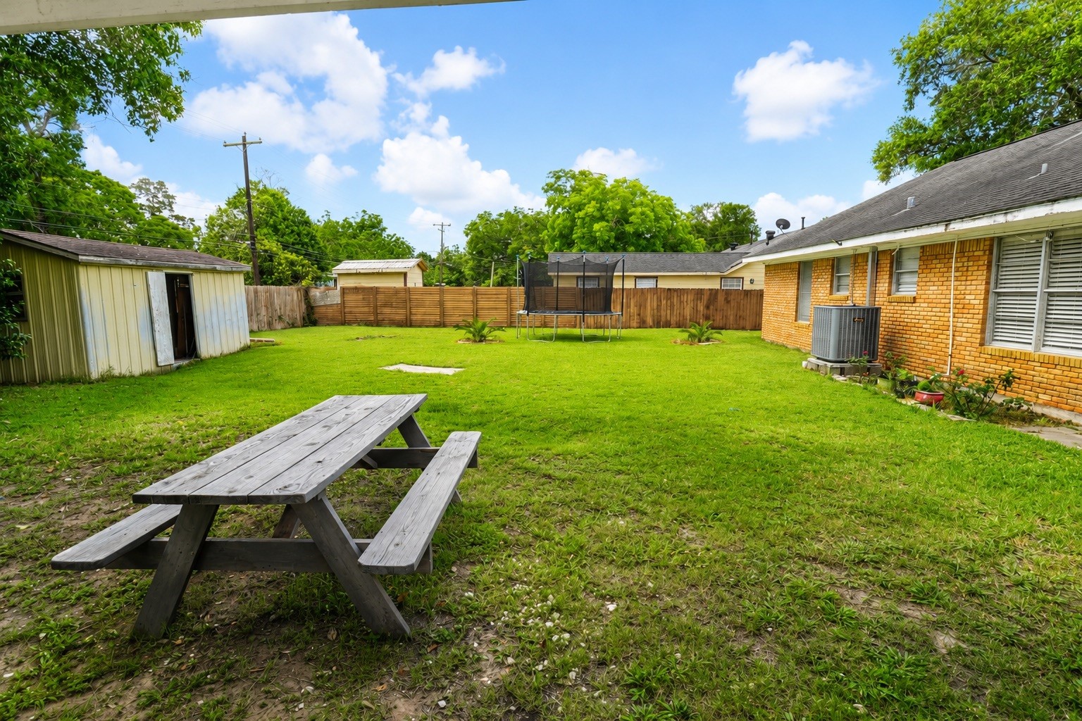 1211 Alamo Street Property Photo 7