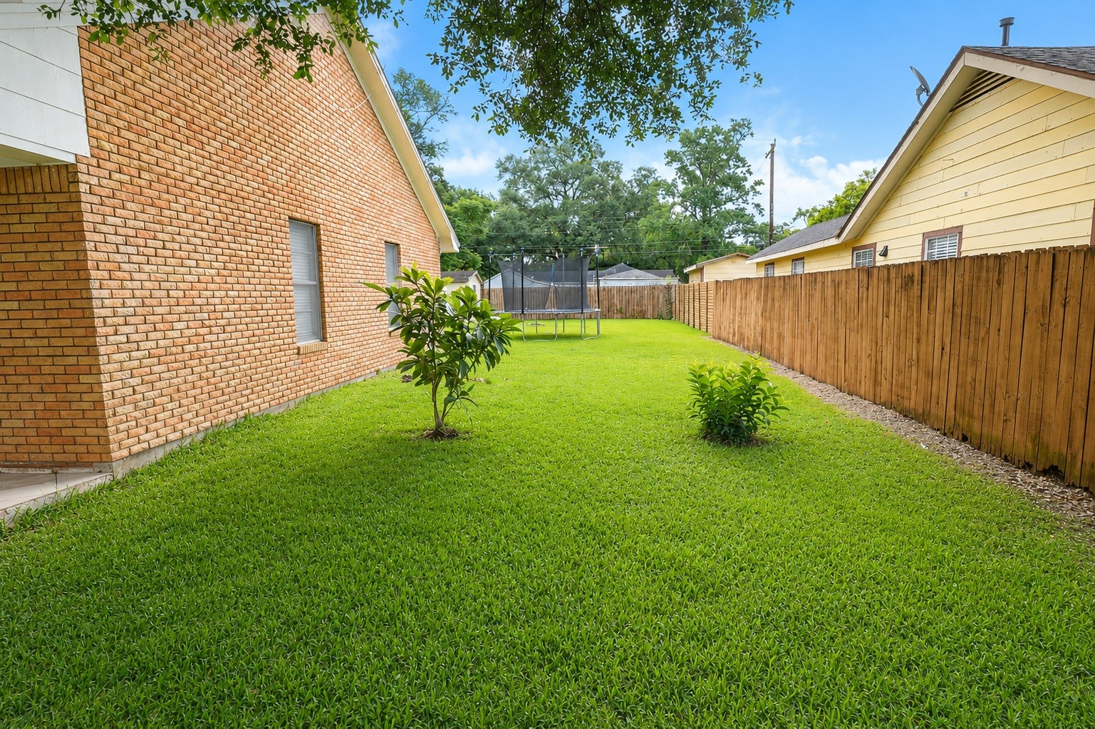 1211 Alamo Street Property Photo 8