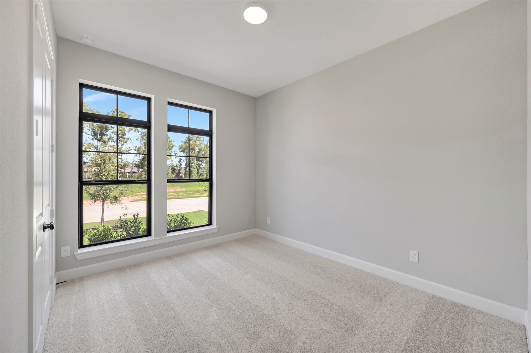 21924 Rolling Greens Road Property Photo 10