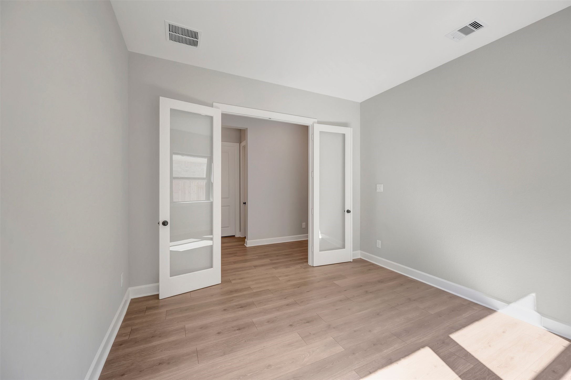 21924 Rolling Greens Road Property Photo 15