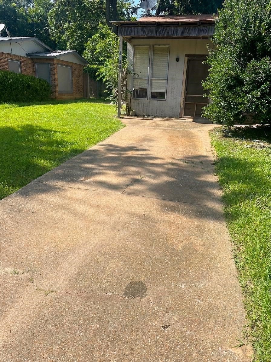 1605 W Johnson Street Property Photo 3