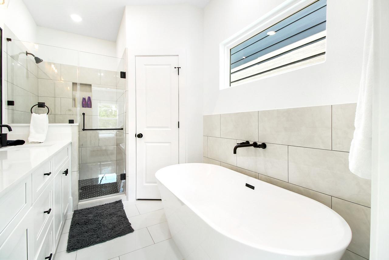 3407 Yellowstone Boulevard Property Photo 9