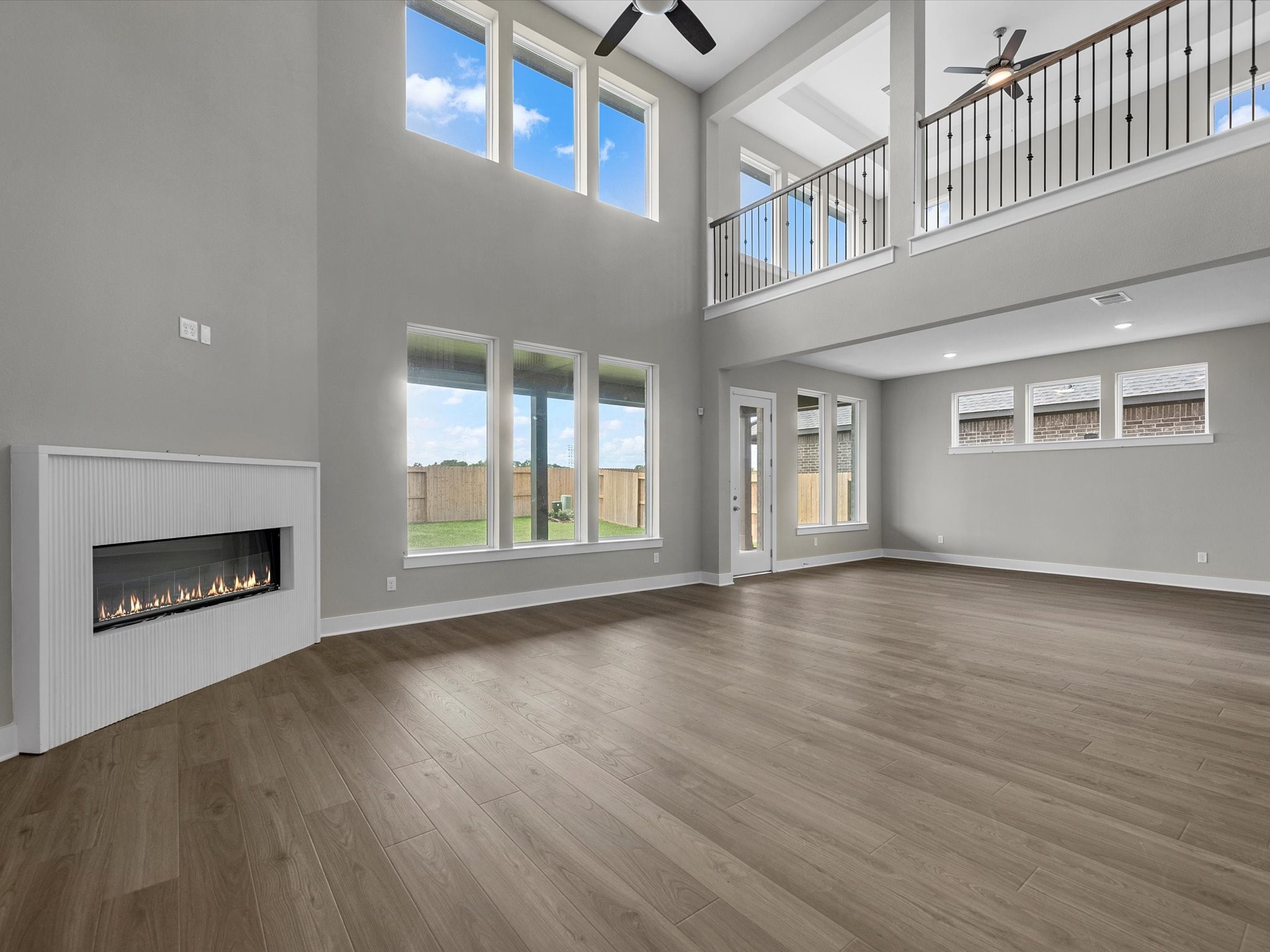 2715 Crown Ridge Drive Property Photo 6