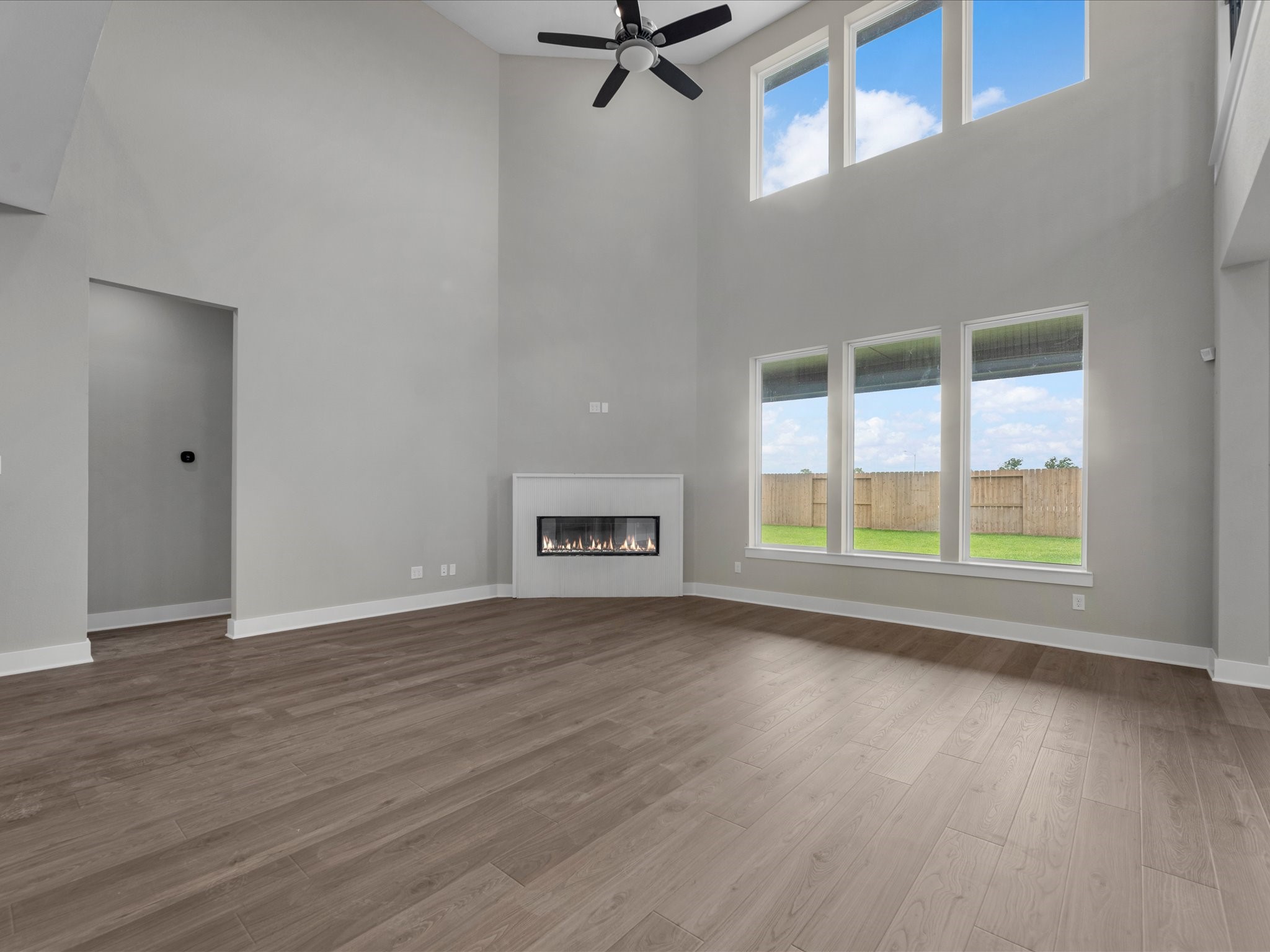 2715 Crown Ridge Drive Property Photo 7