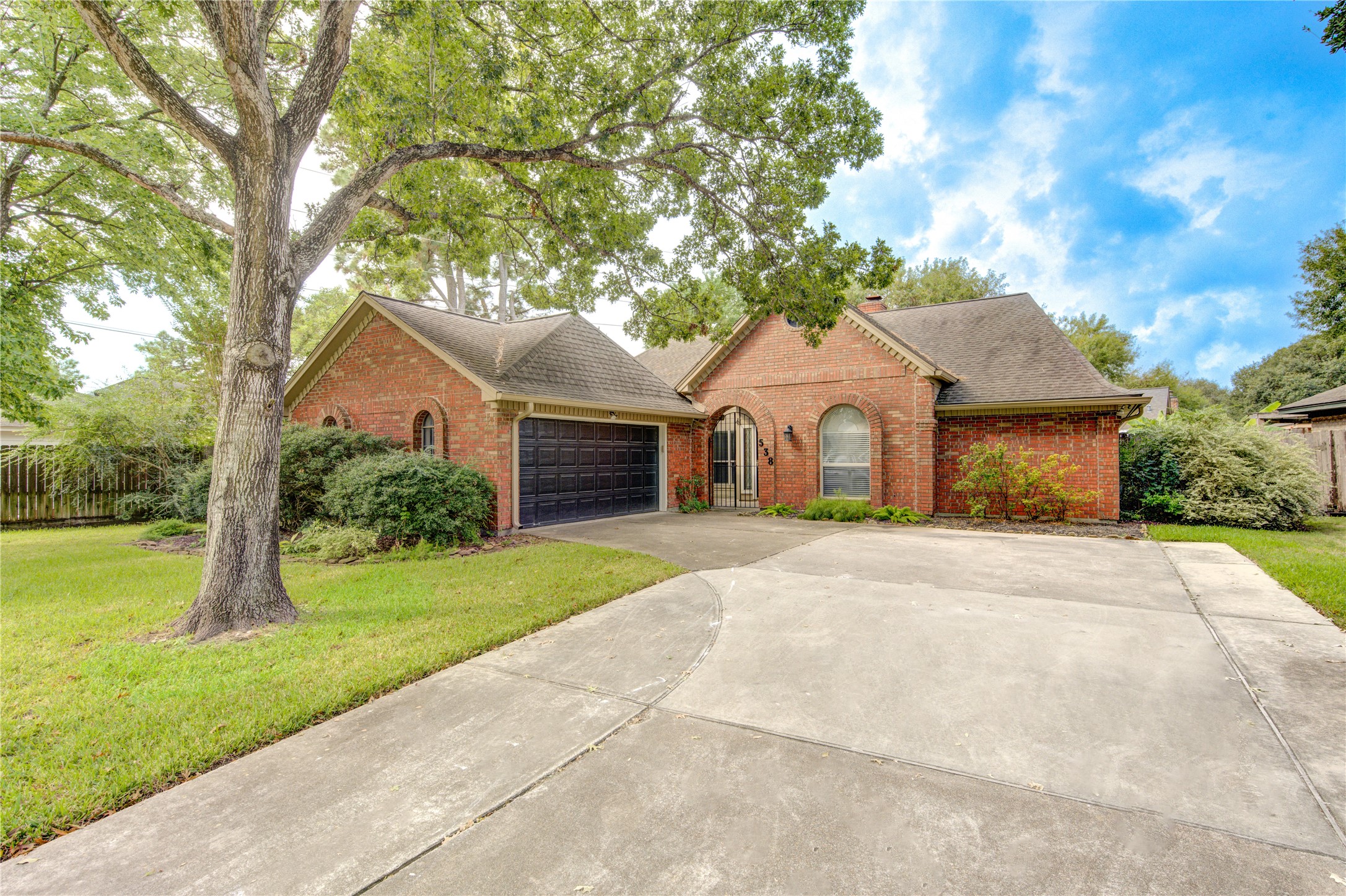 538 Everington Drive Property Photo