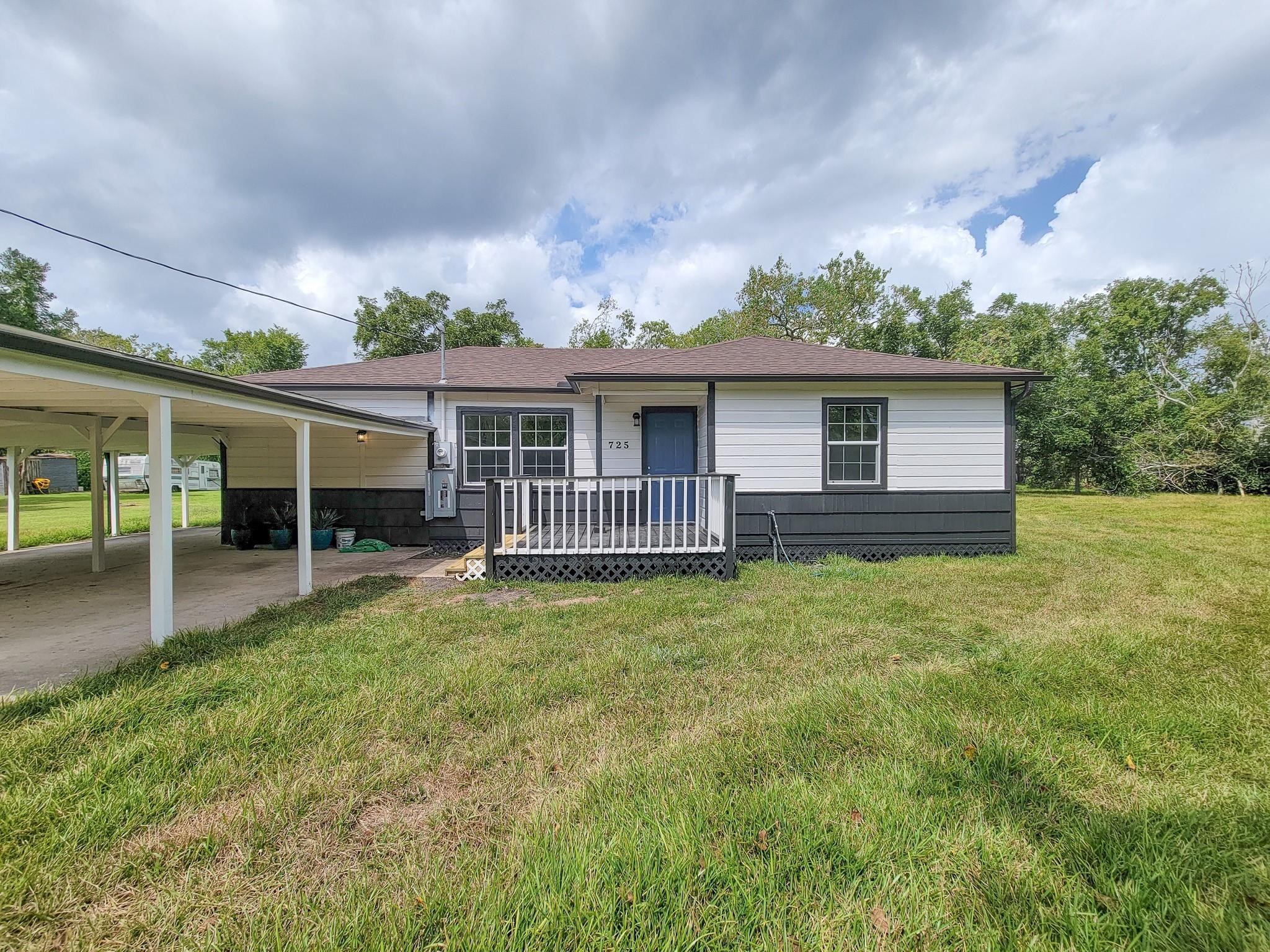 725 Cahill Road Property Photo 1