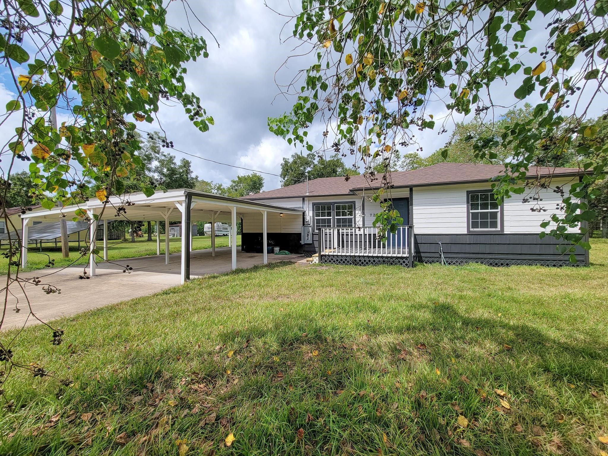 725 Cahill Road Property Photo 2