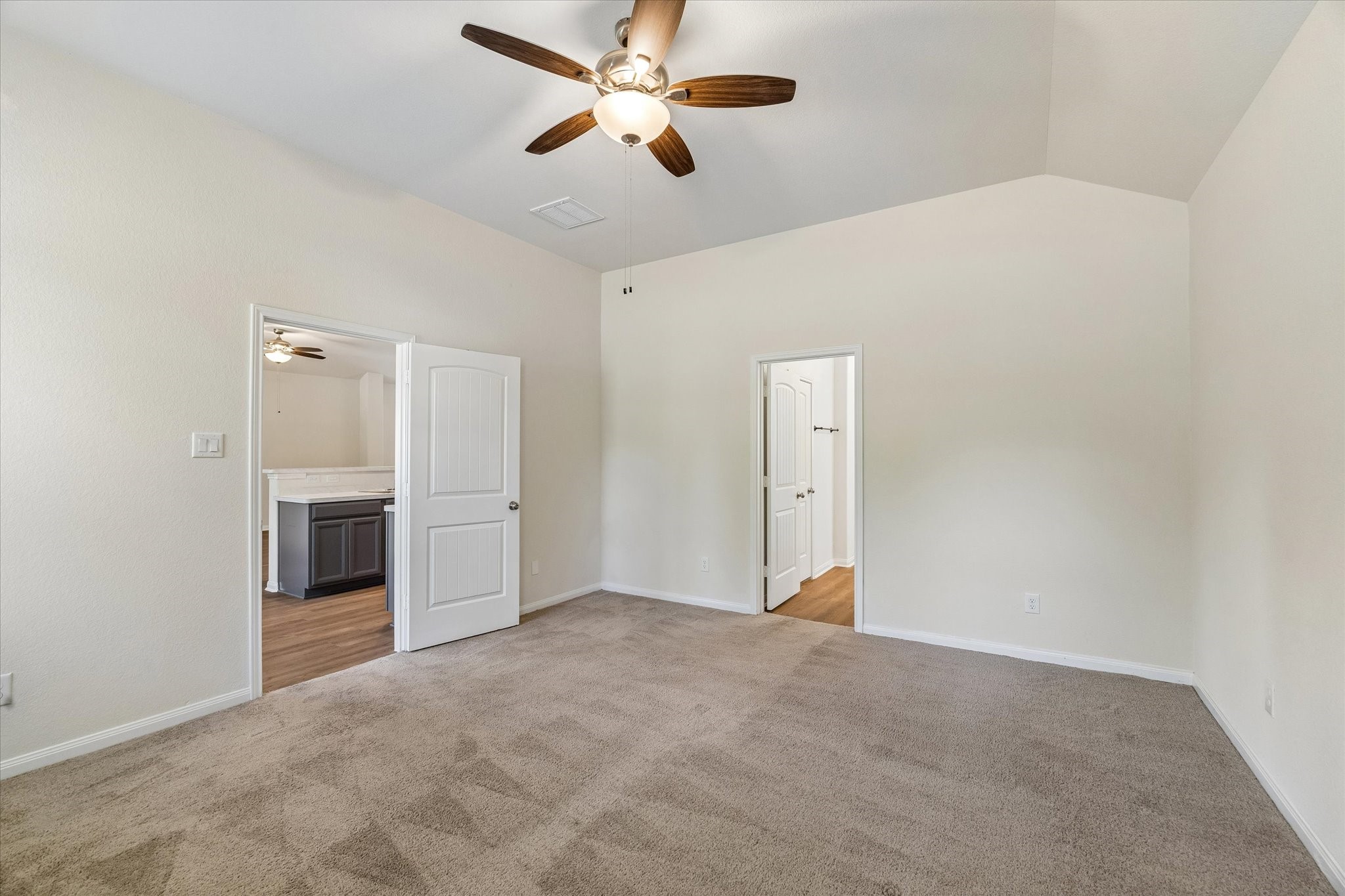 11041 Patriot Court Property Photo 8