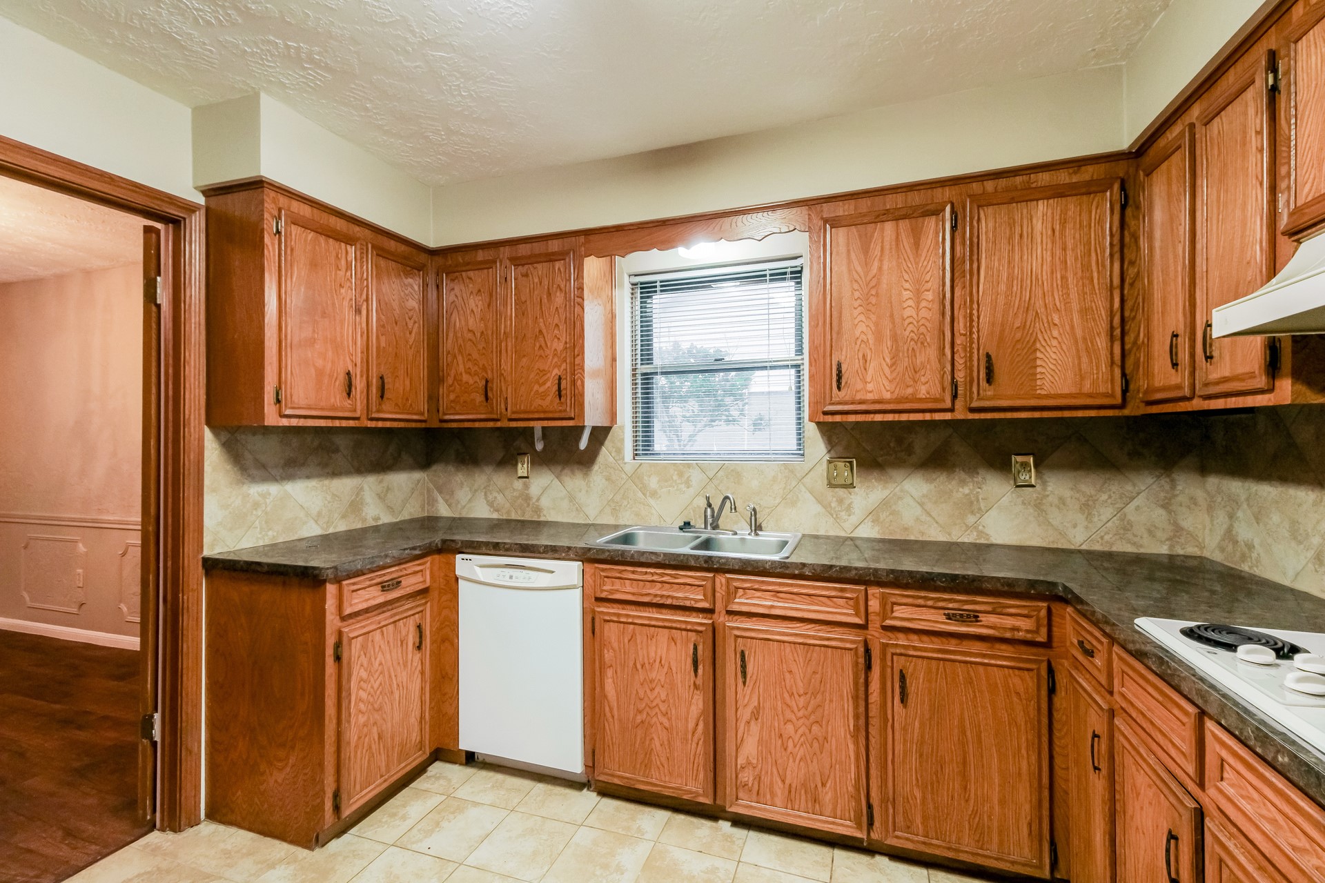 353 Dawn Hill Property Photo 8