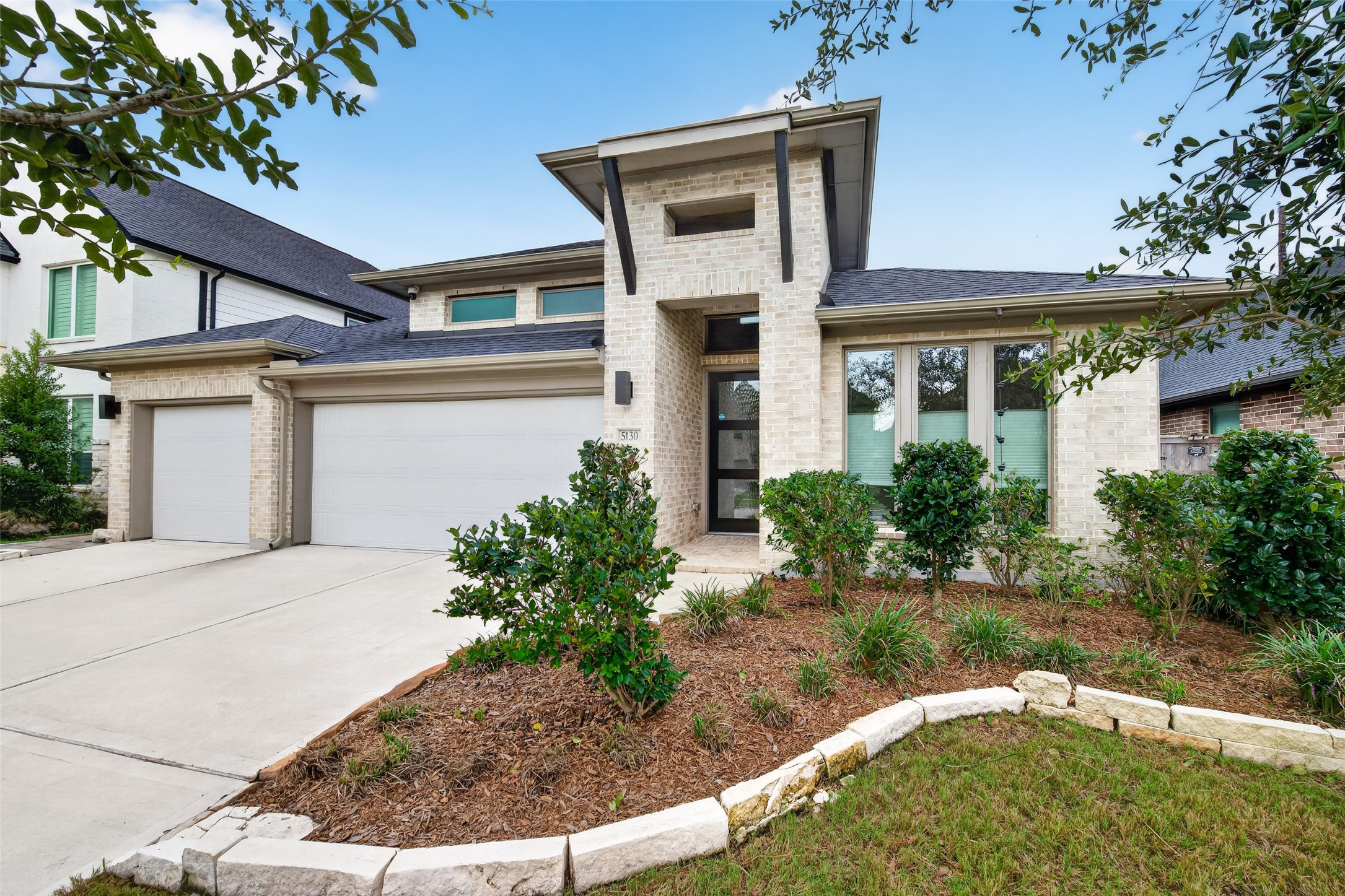 5130 Albany Shores Lane Property Photo 3
