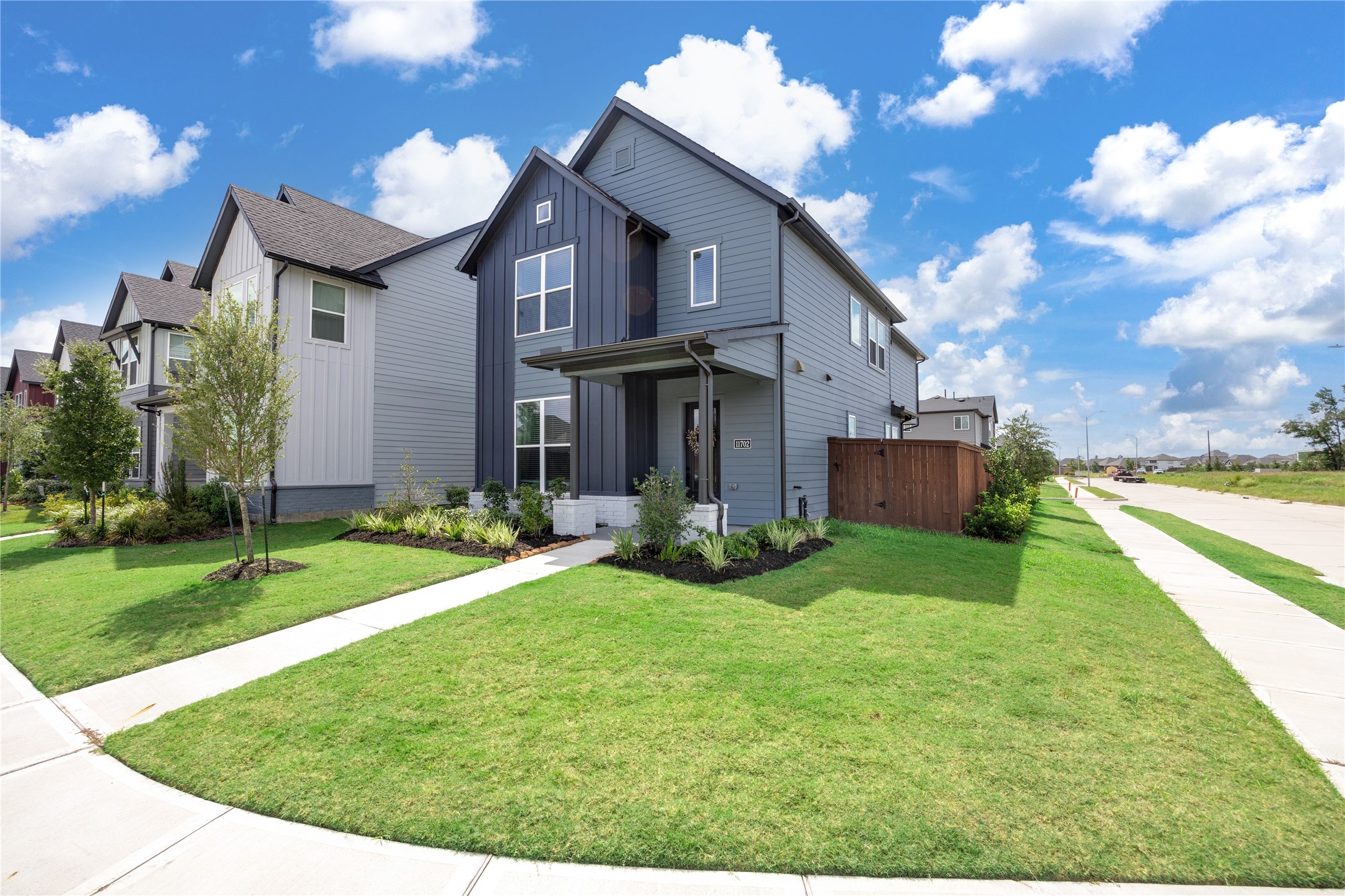 11702 Claro Forest Lane Property Photo 3