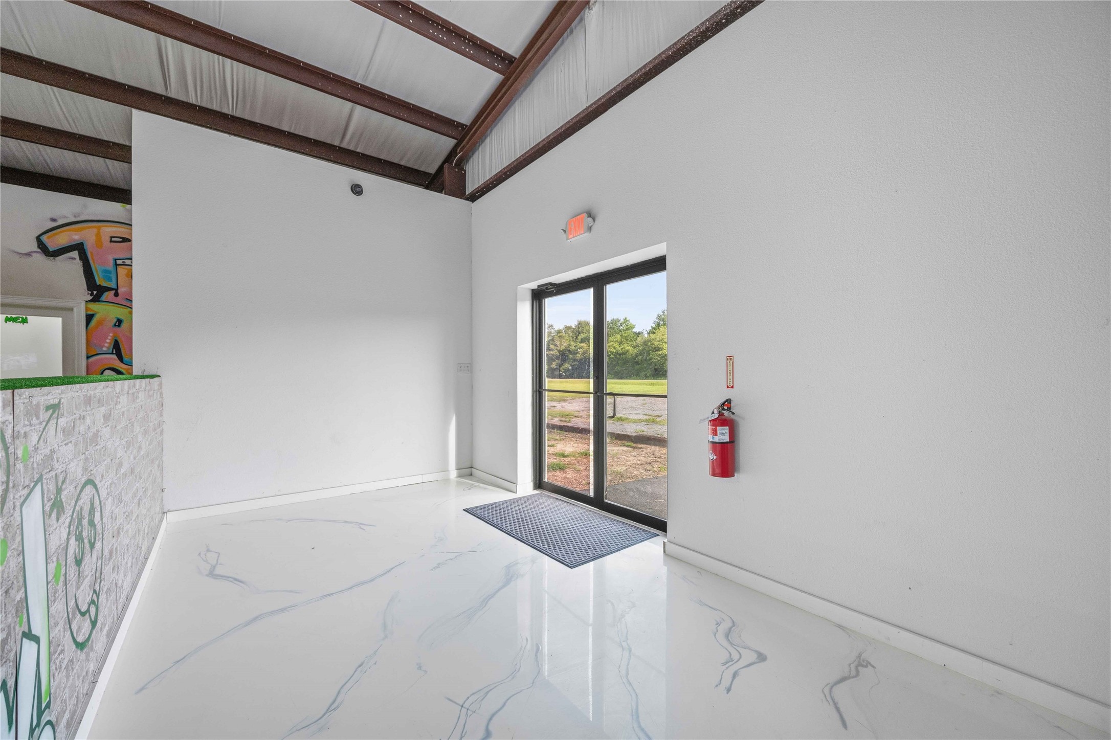 1061 County Road 6111 Property Photo 6