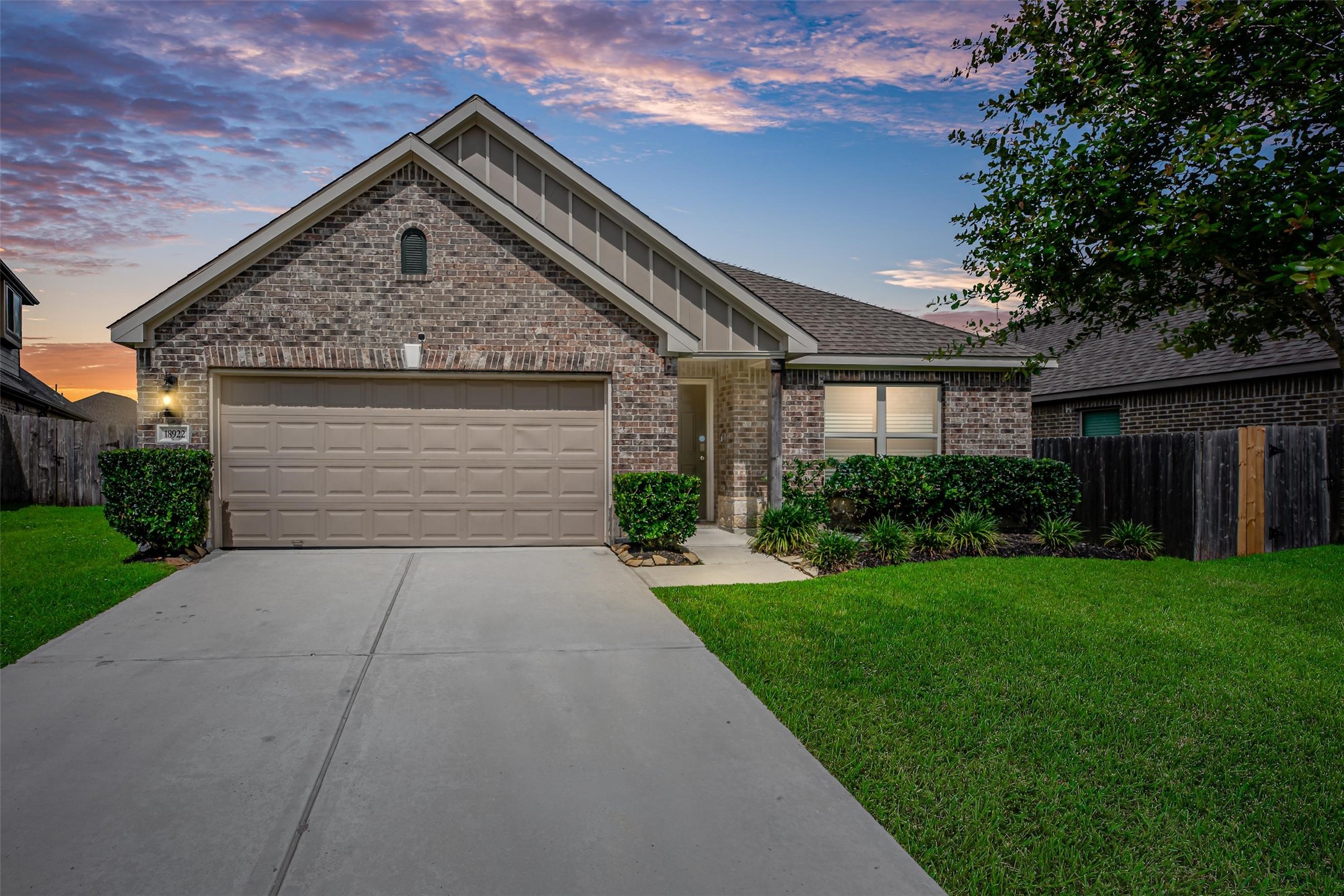 18922 Cedar Moss Court Property Photo 1