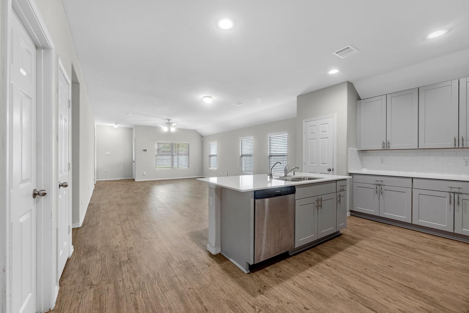 18922 Cedar Moss Court Property Photo 4