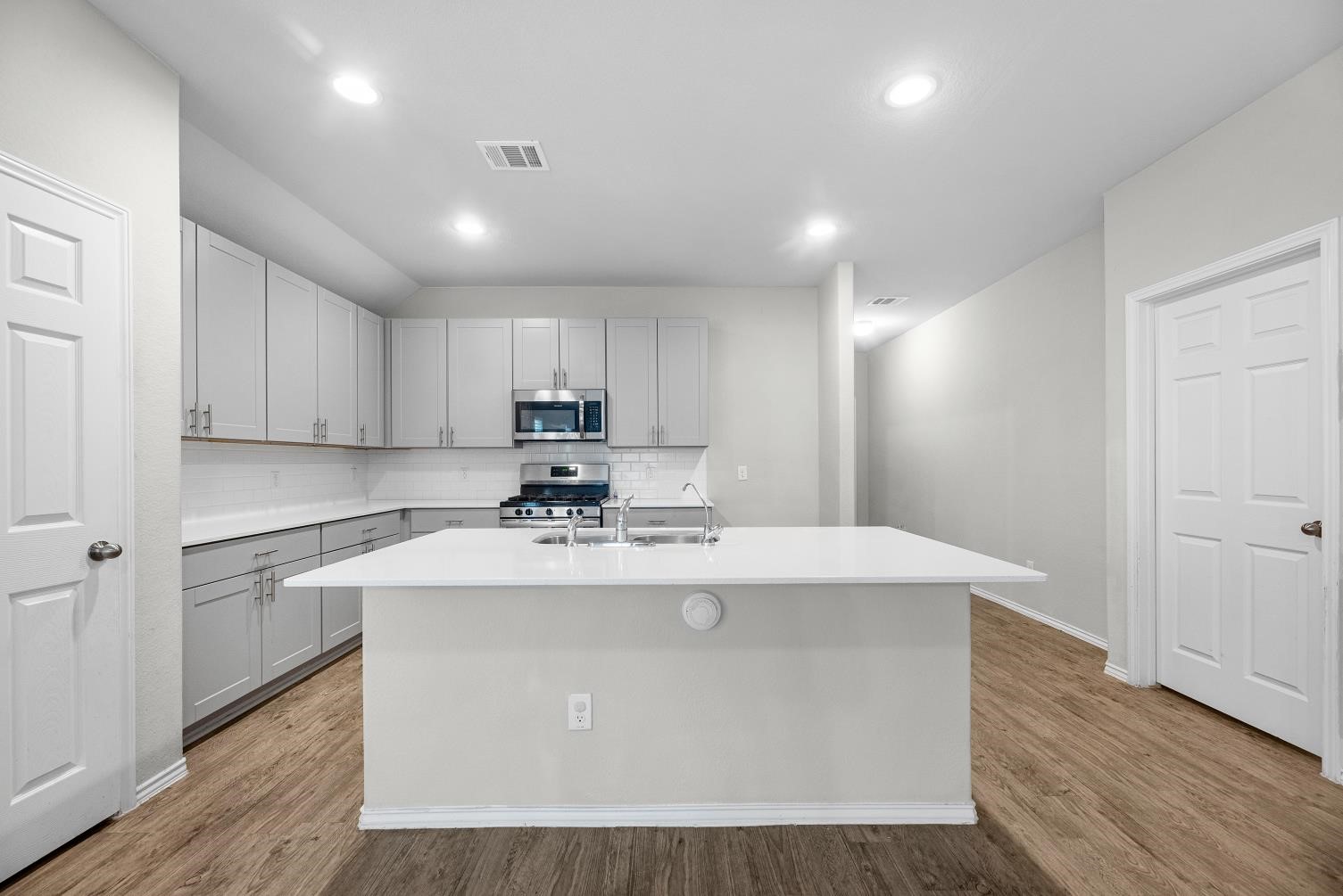 18922 Cedar Moss Court Property Photo 5