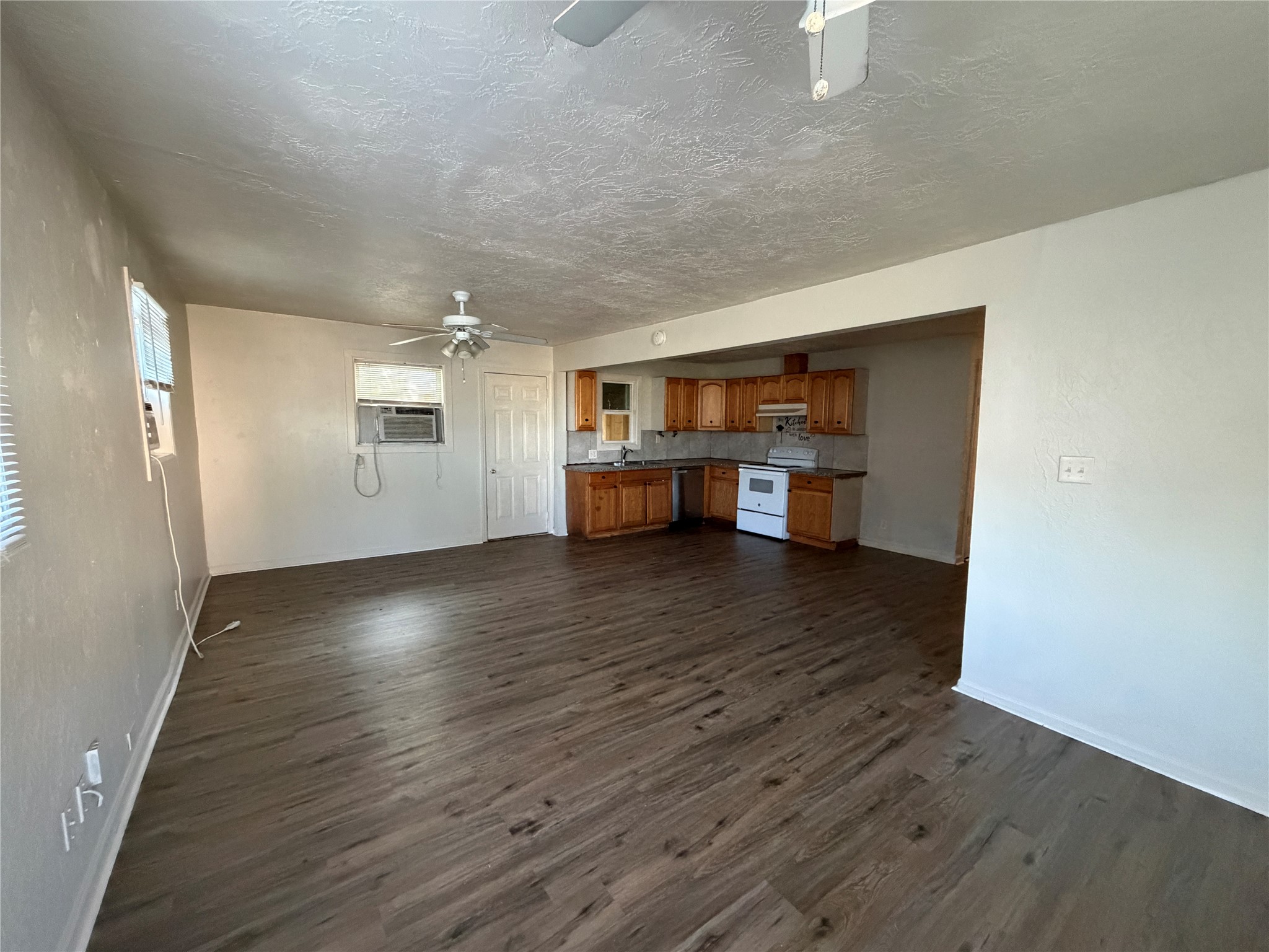 412 Snow Drive Property Photo 6