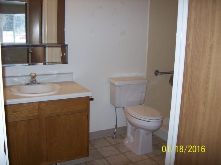 343 W Pine St Property Photo 5