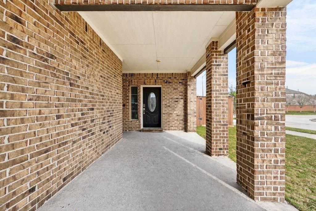 6002 Rivercane Way Property Photo 4