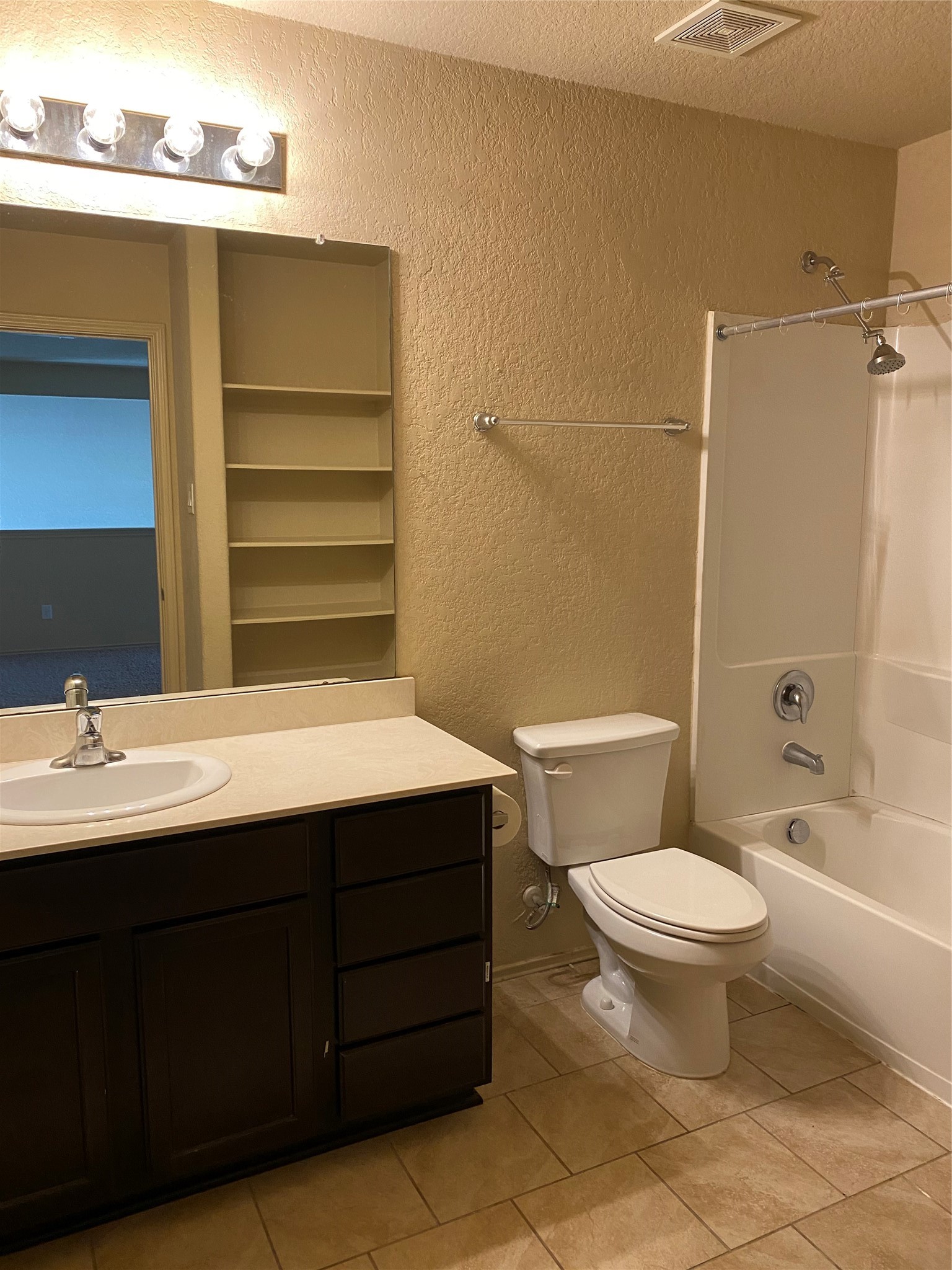 23251 Gallanda Drive Property Photo 18