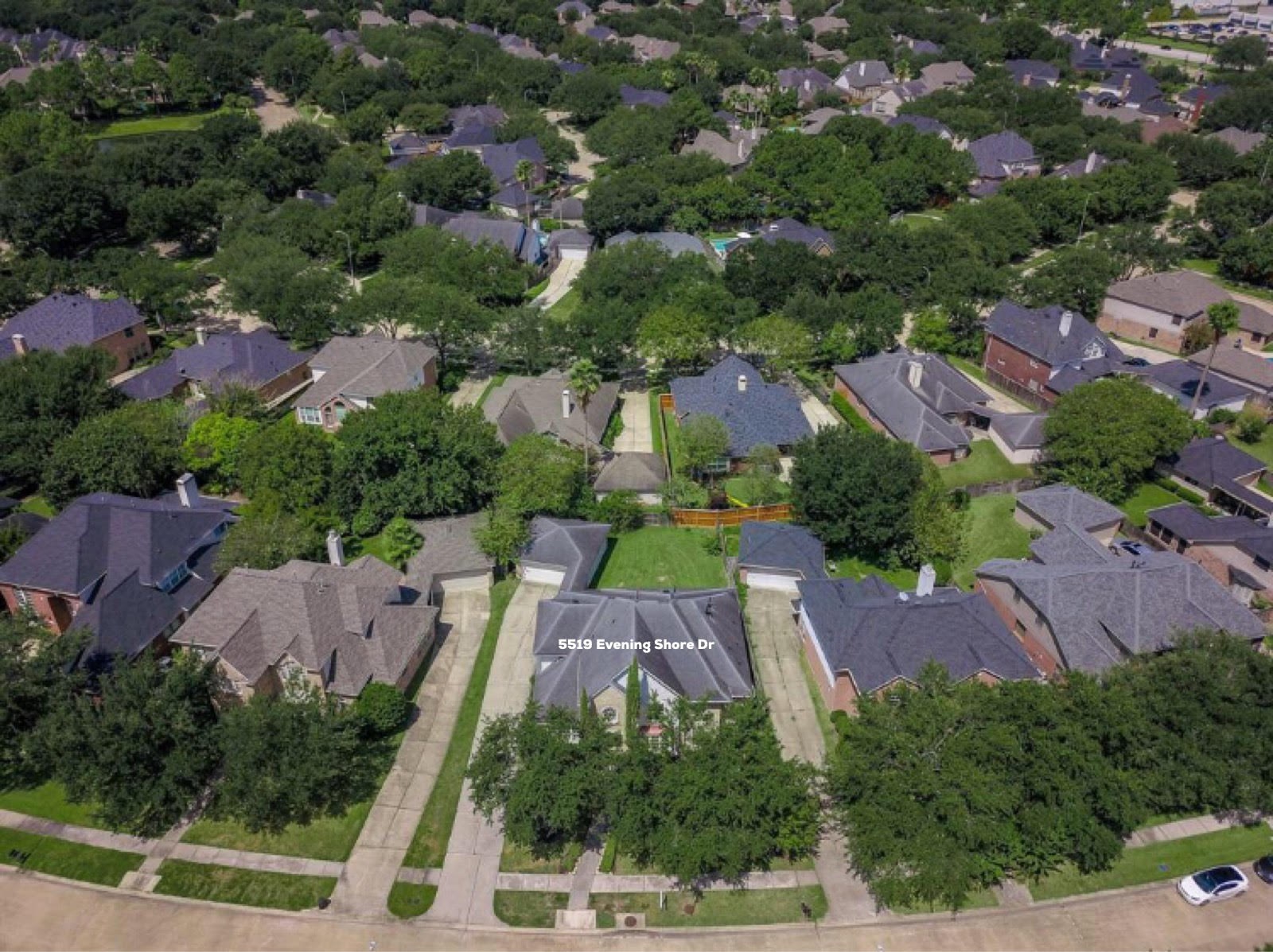 5519 Evening Shore Drive Property Photo 3
