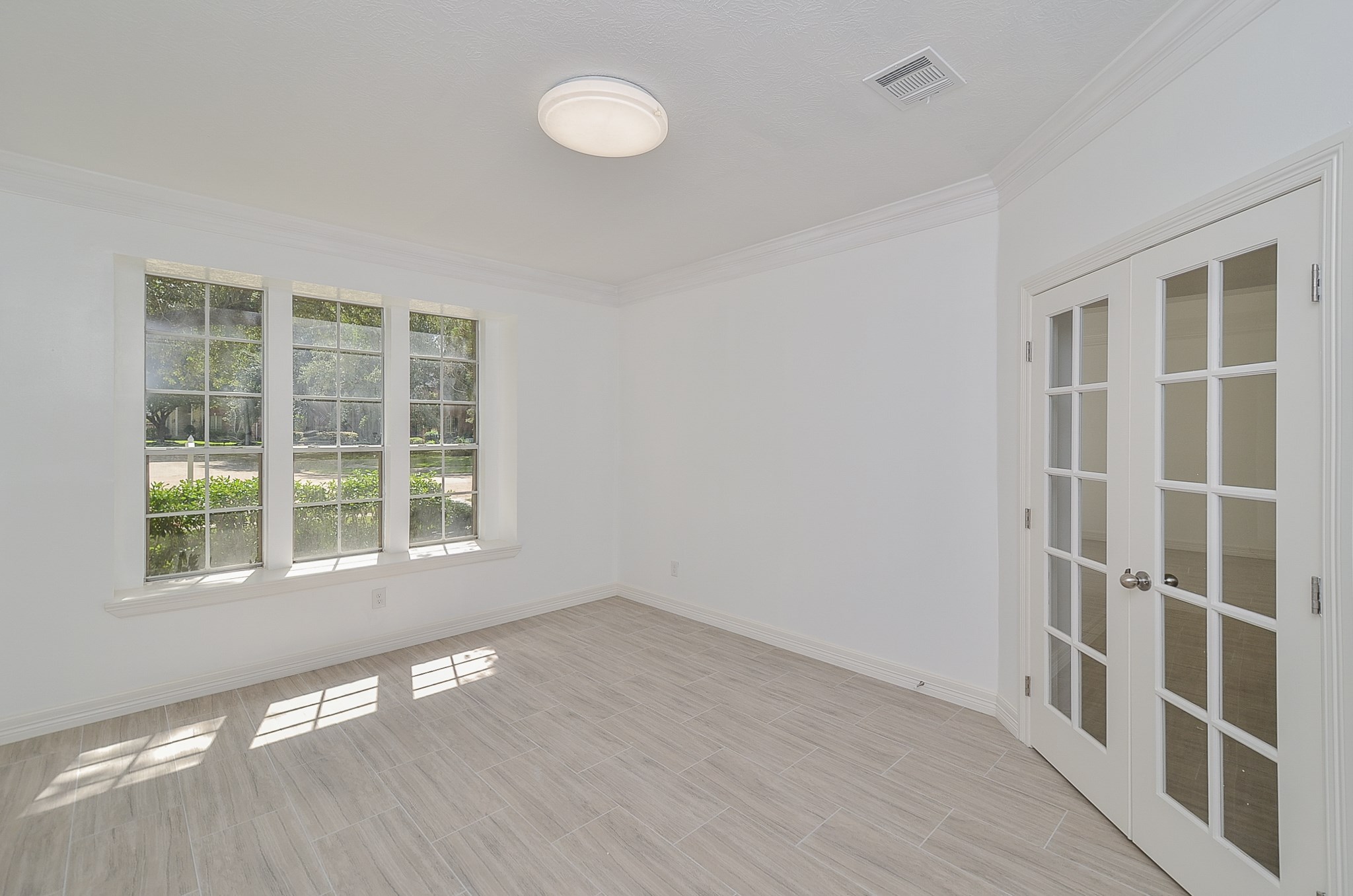 5519 Evening Shore Drive Property Photo 10