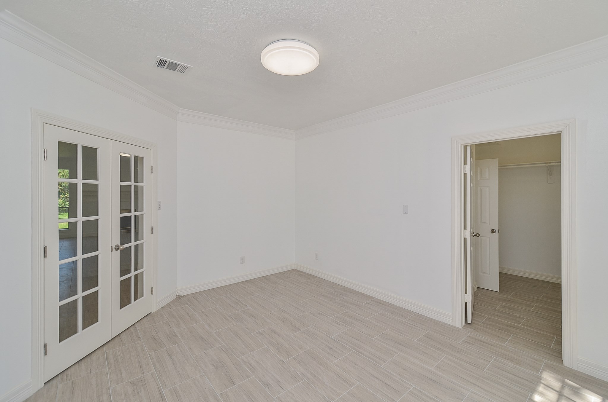 5519 Evening Shore Drive Property Photo 11