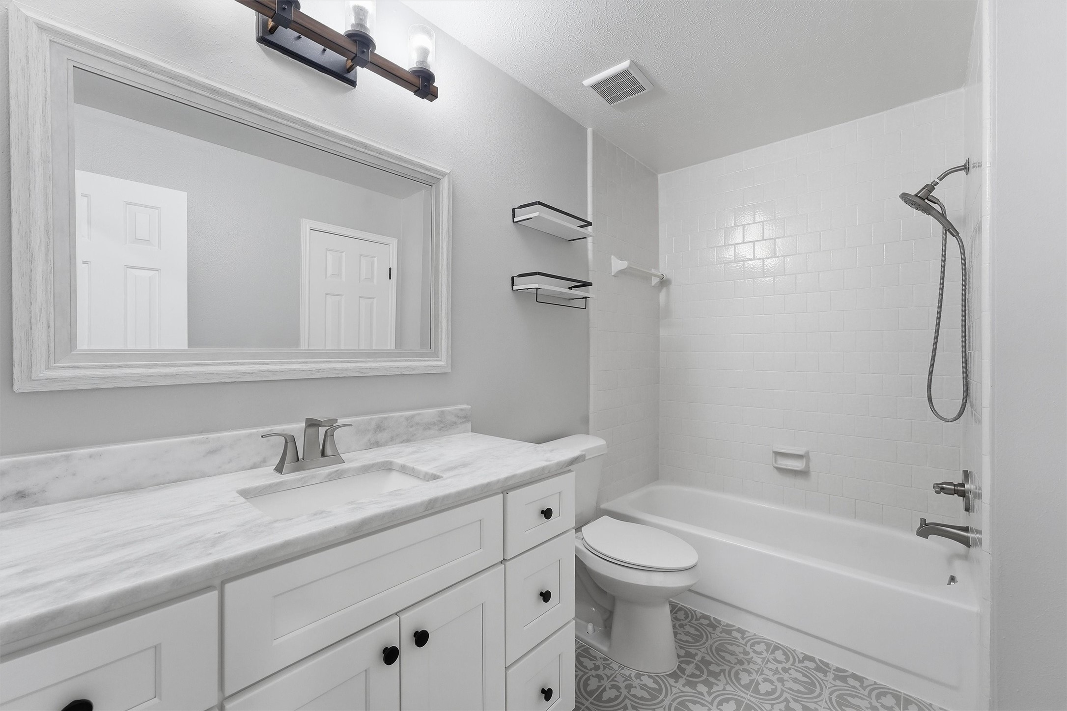 3319 Vista Lake Drive Property Photo 15