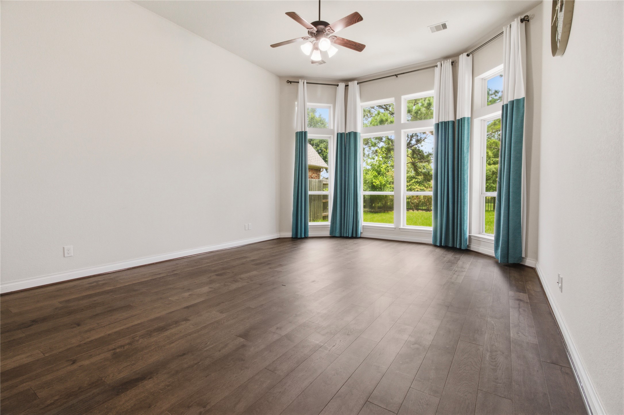 2405 Barton Shores Drive Property Photo 17