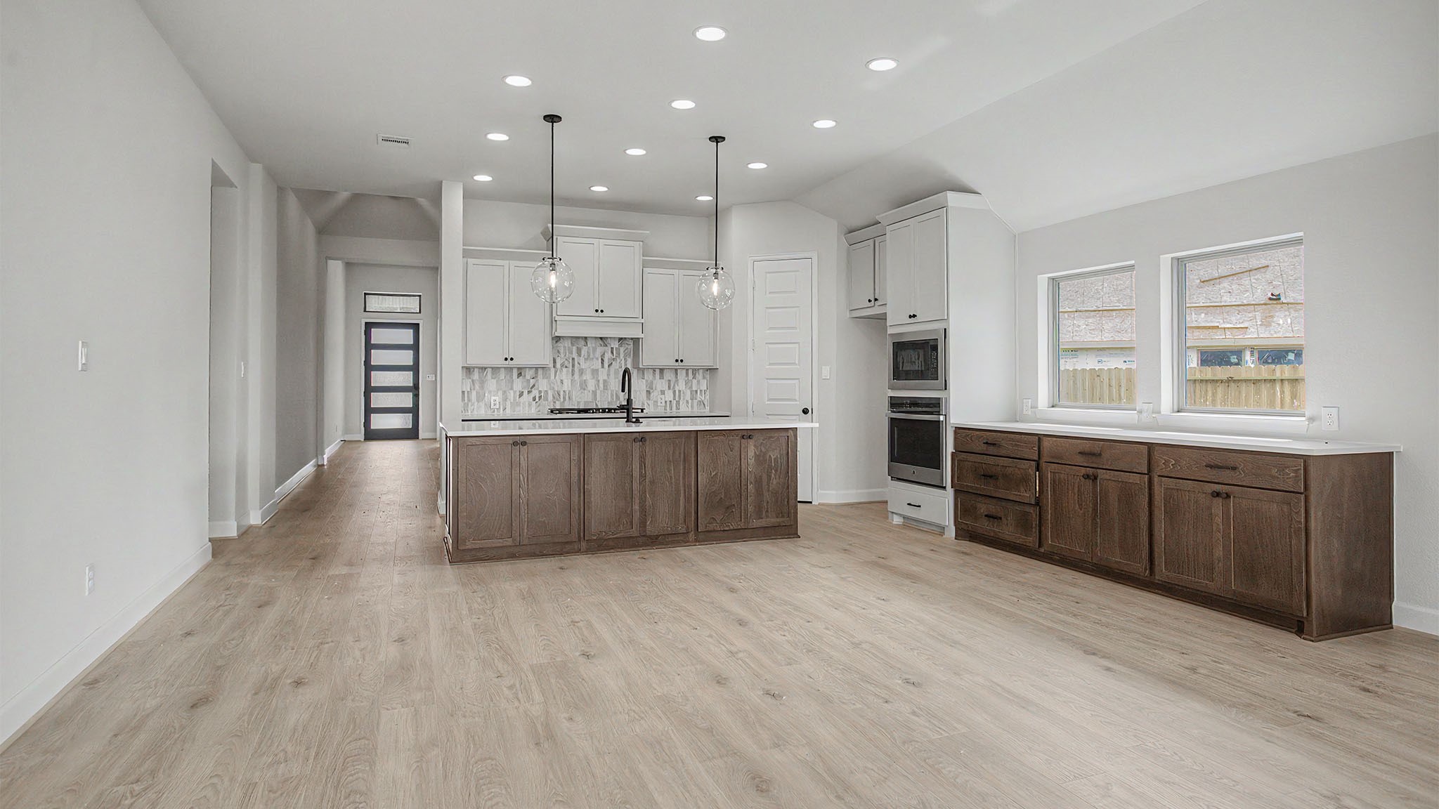18403 Shaded Sylvan Path Property Photo 4