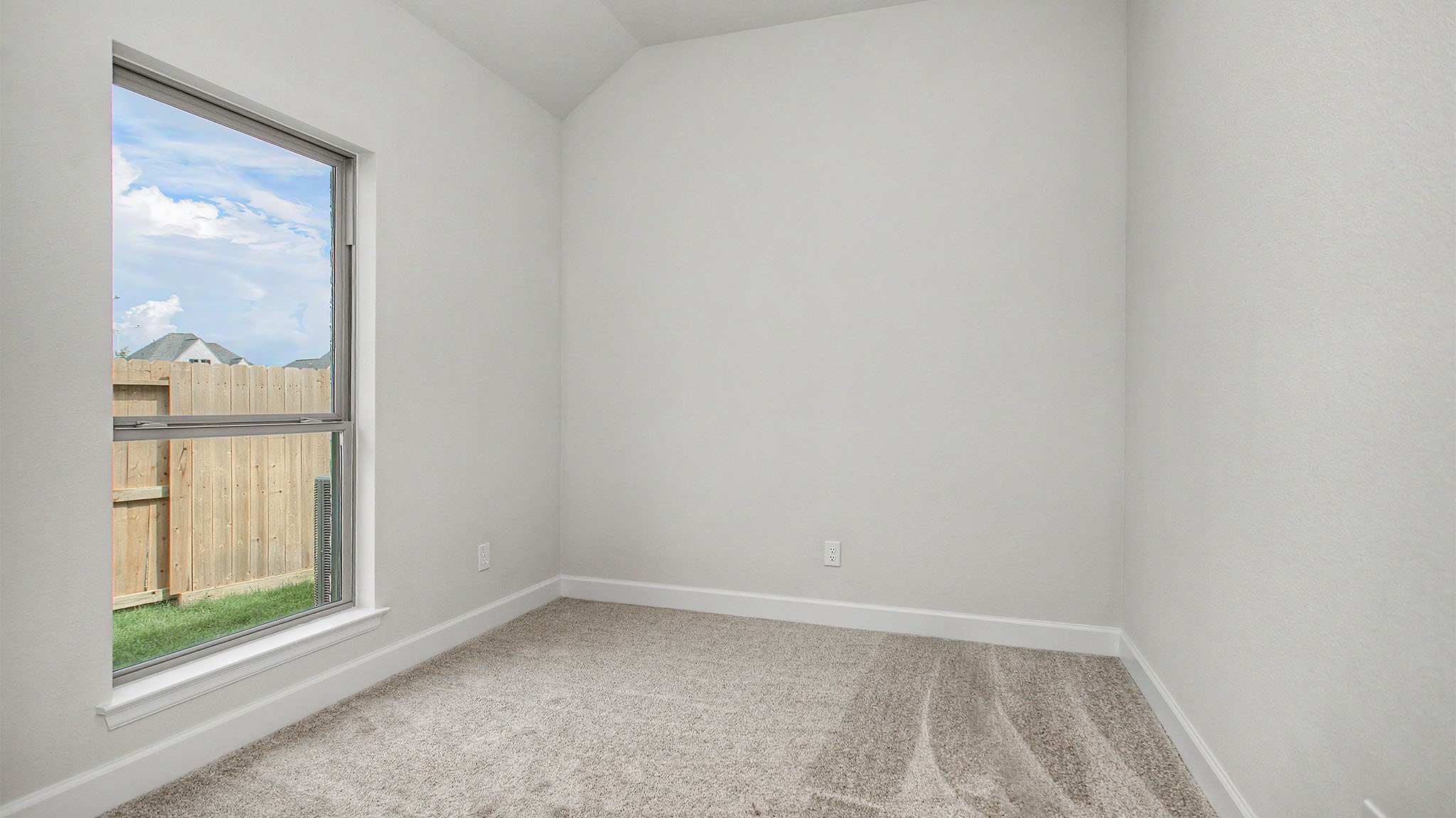 18403 Shaded Sylvan Path Property Photo 10