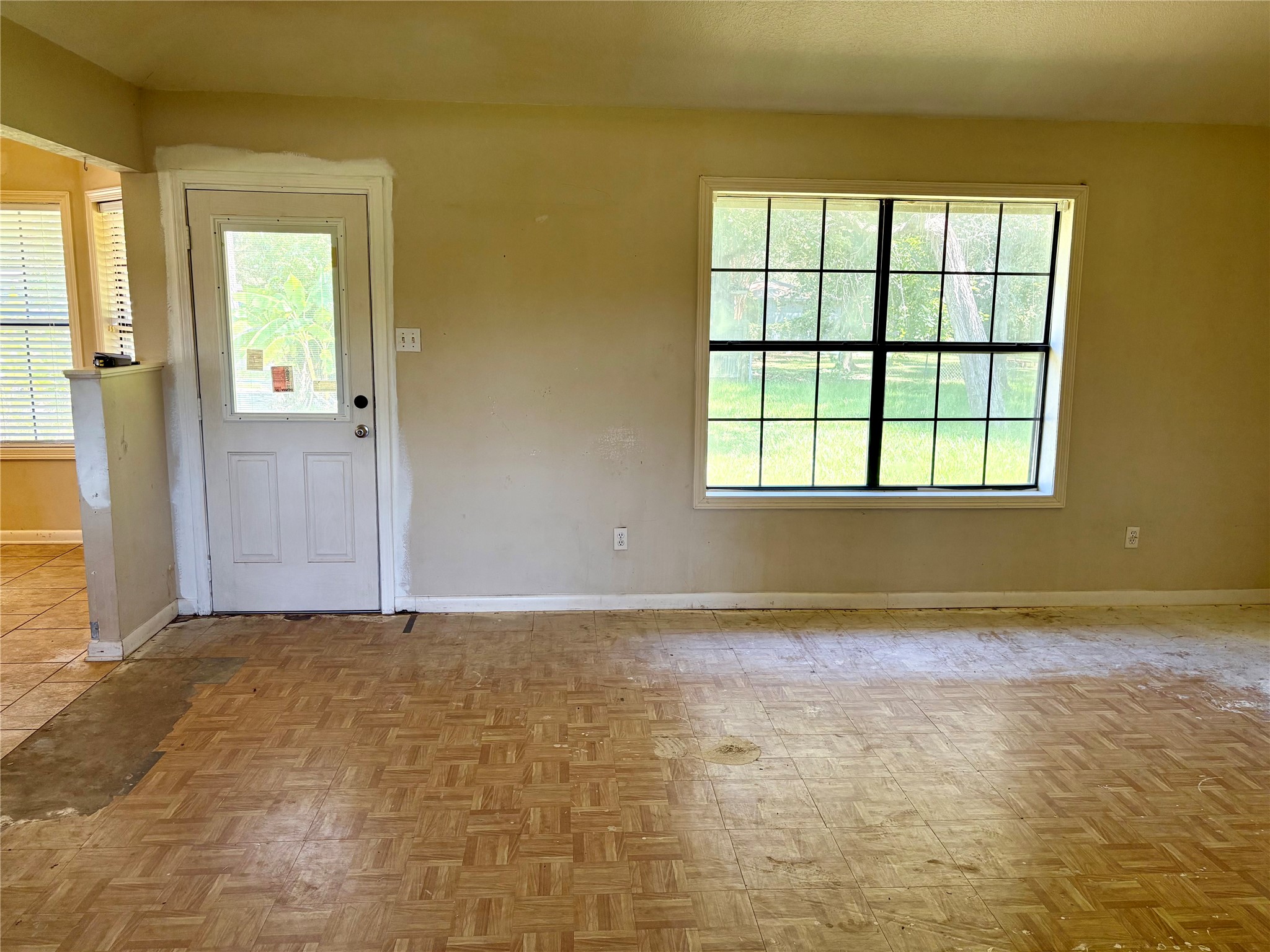 8874 Spring Woods Drive Property Photo 7