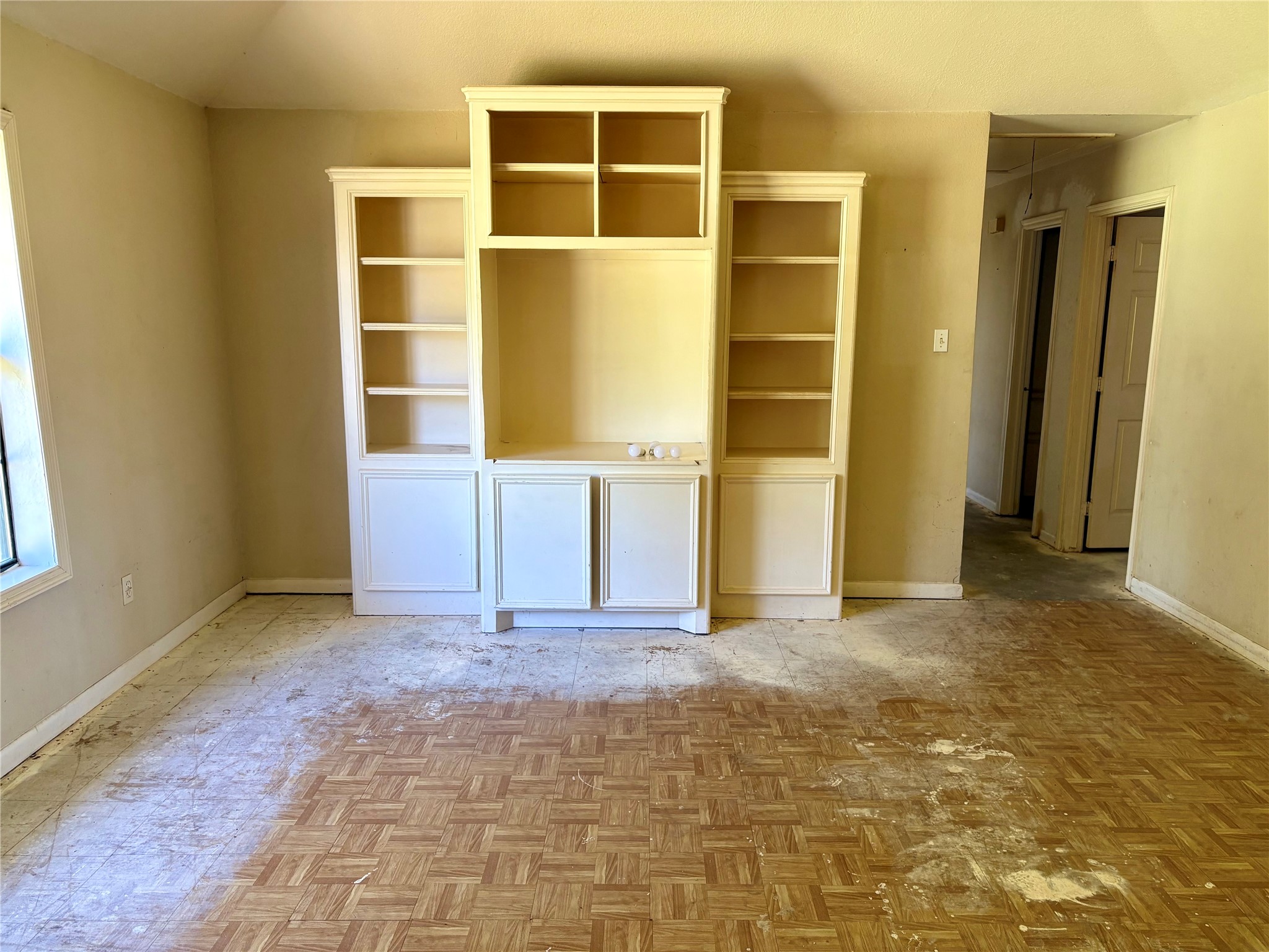 8874 Spring Woods Drive Property Photo 8