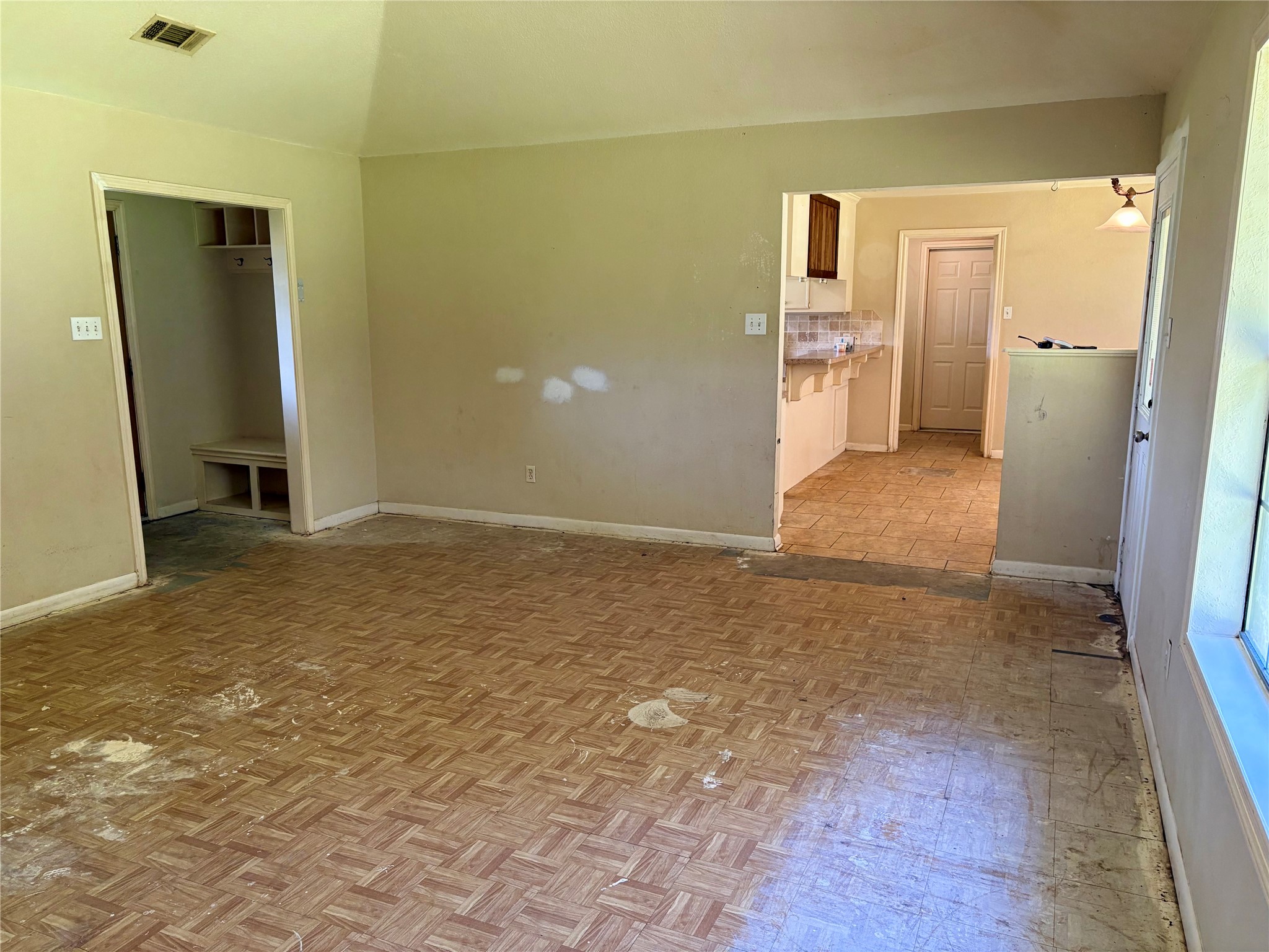 8874 Spring Woods Drive Property Photo 9