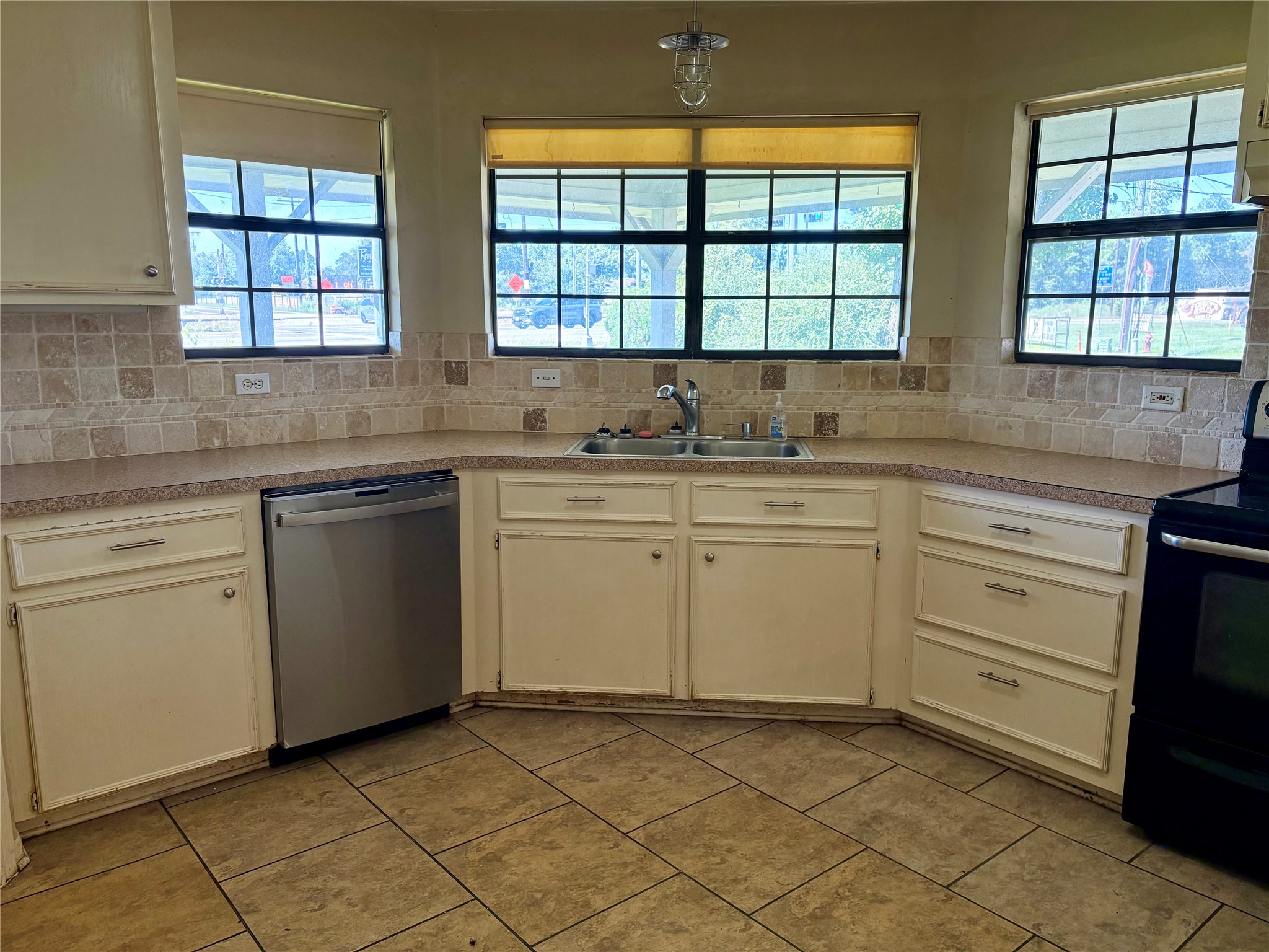 8874 Spring Woods Drive Property Photo 11