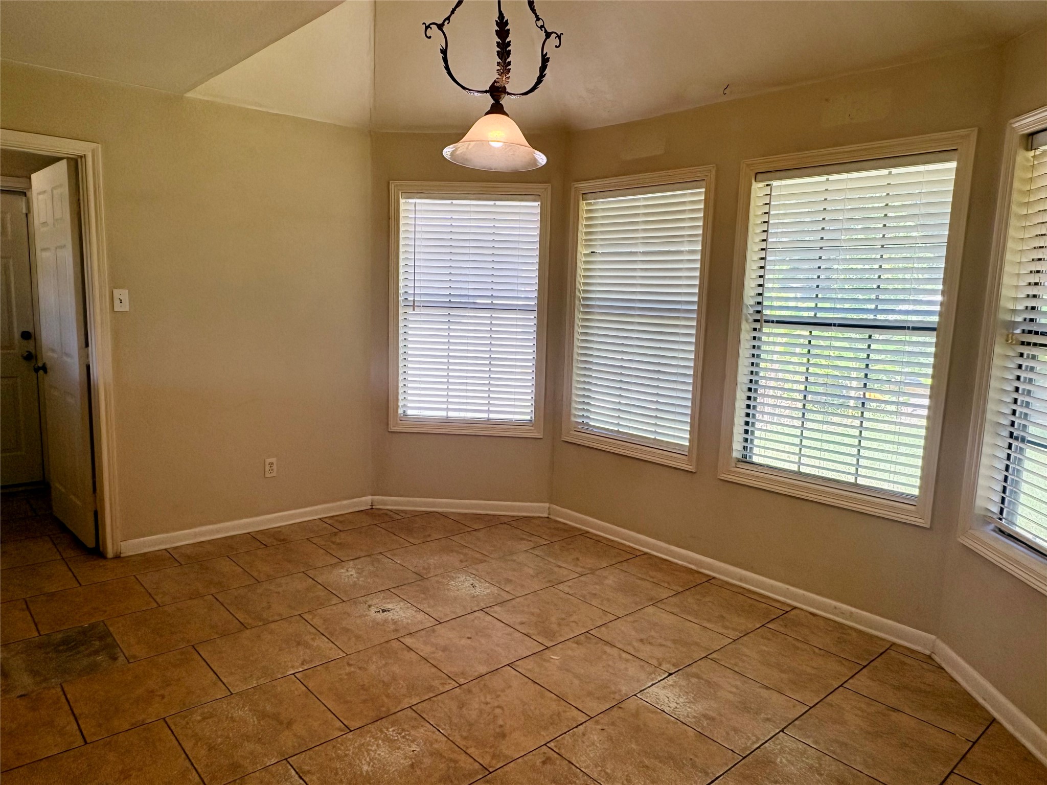 8874 Spring Woods Drive Property Photo 13