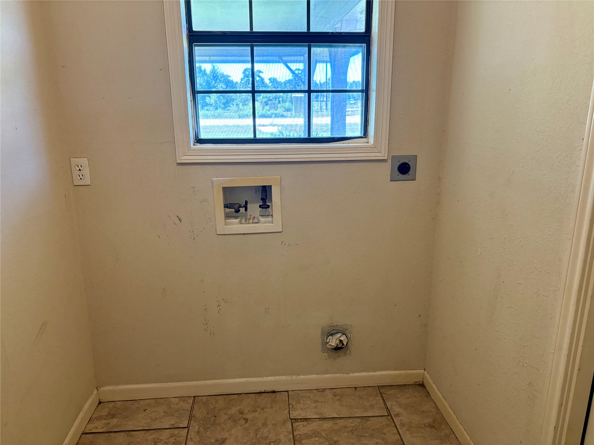 8874 Spring Woods Drive Property Photo 14