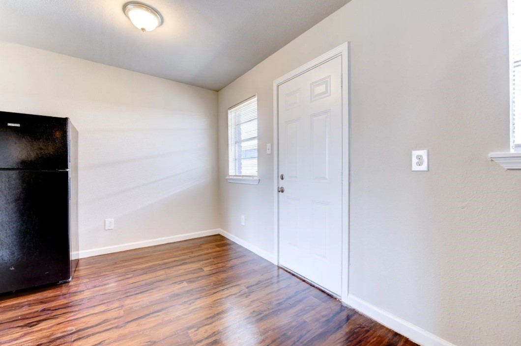 5513 Cavalcade Street Property Photo 6