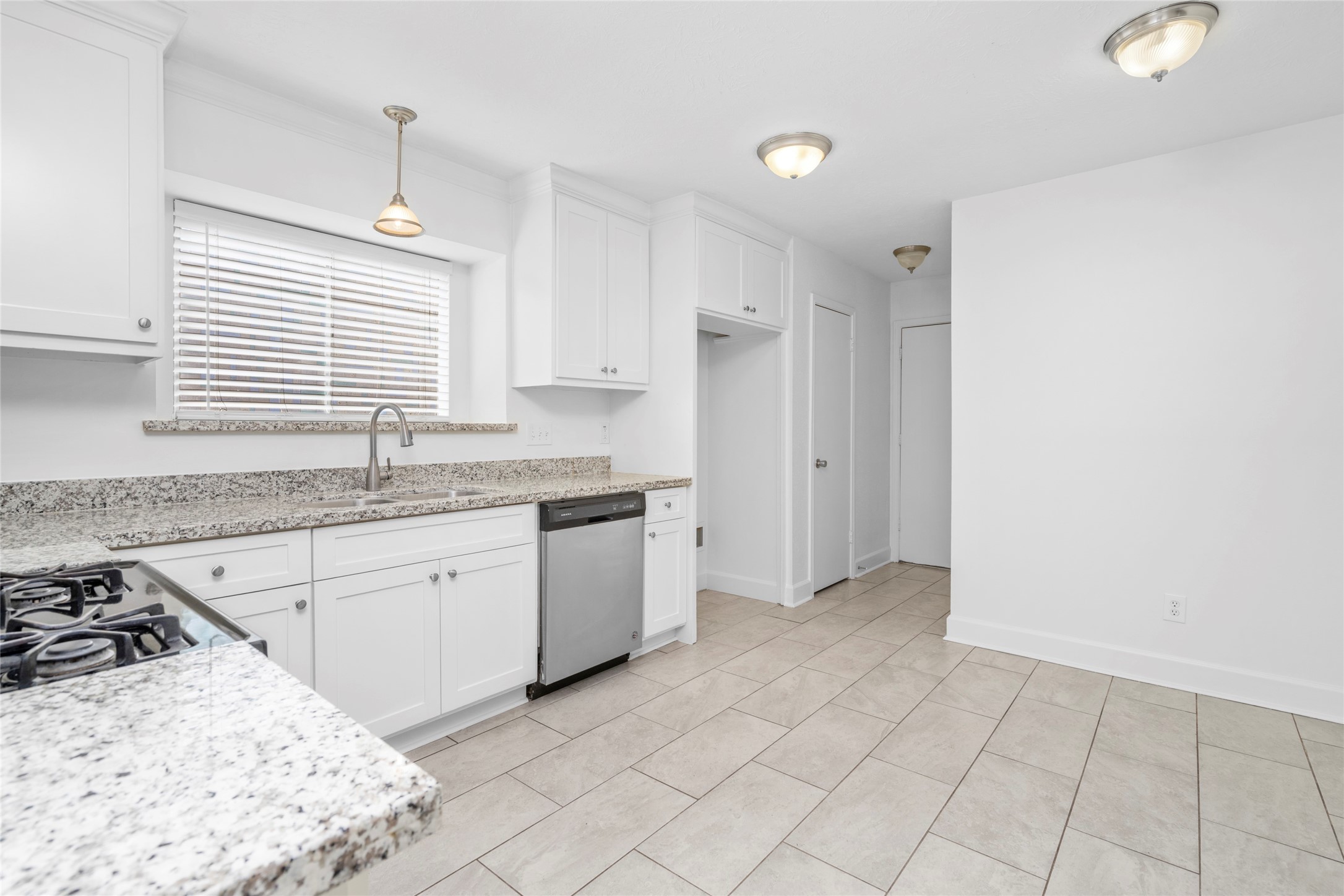 22514 Round Valley Drive Property Photo 16