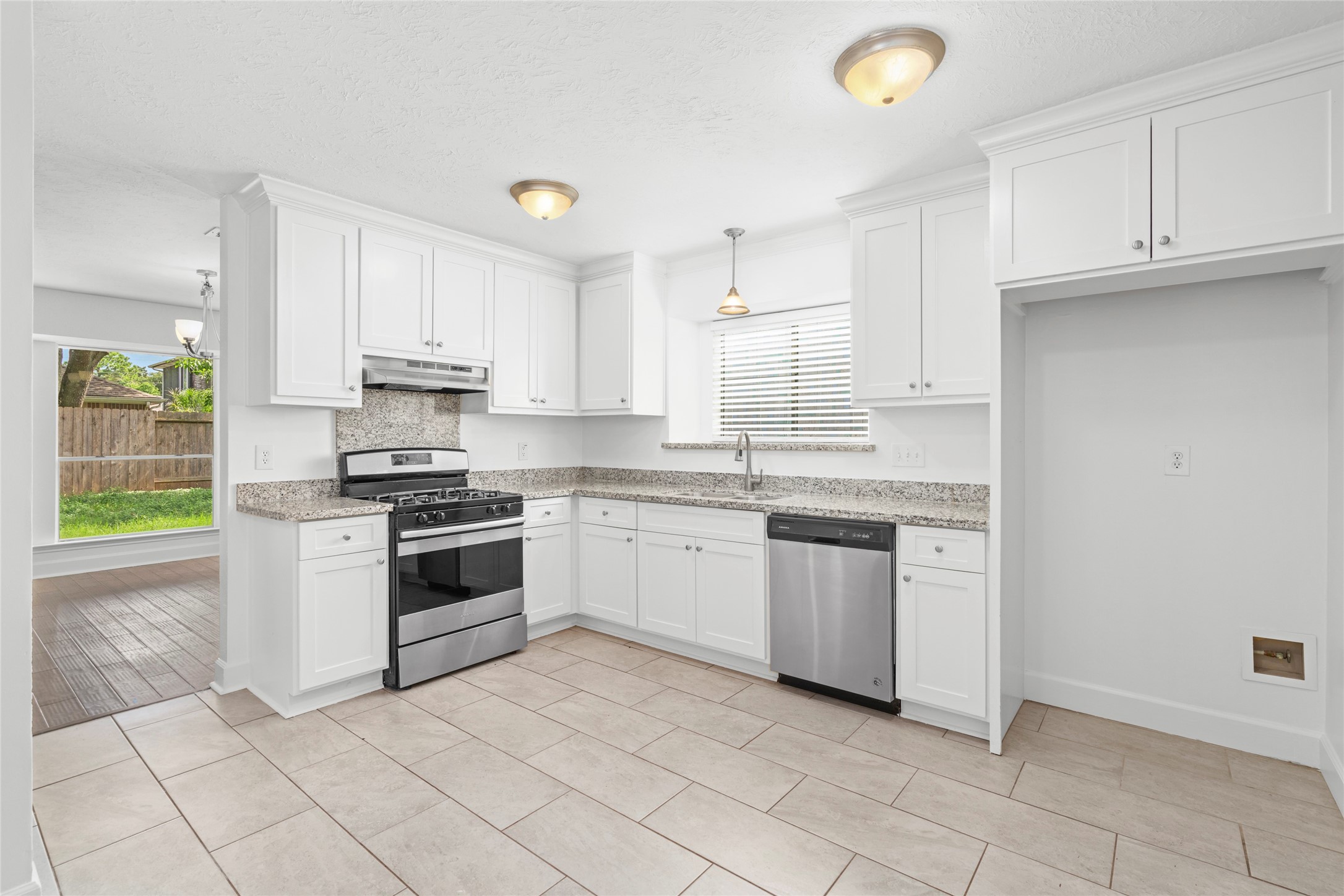 22514 Round Valley Drive Property Photo 17