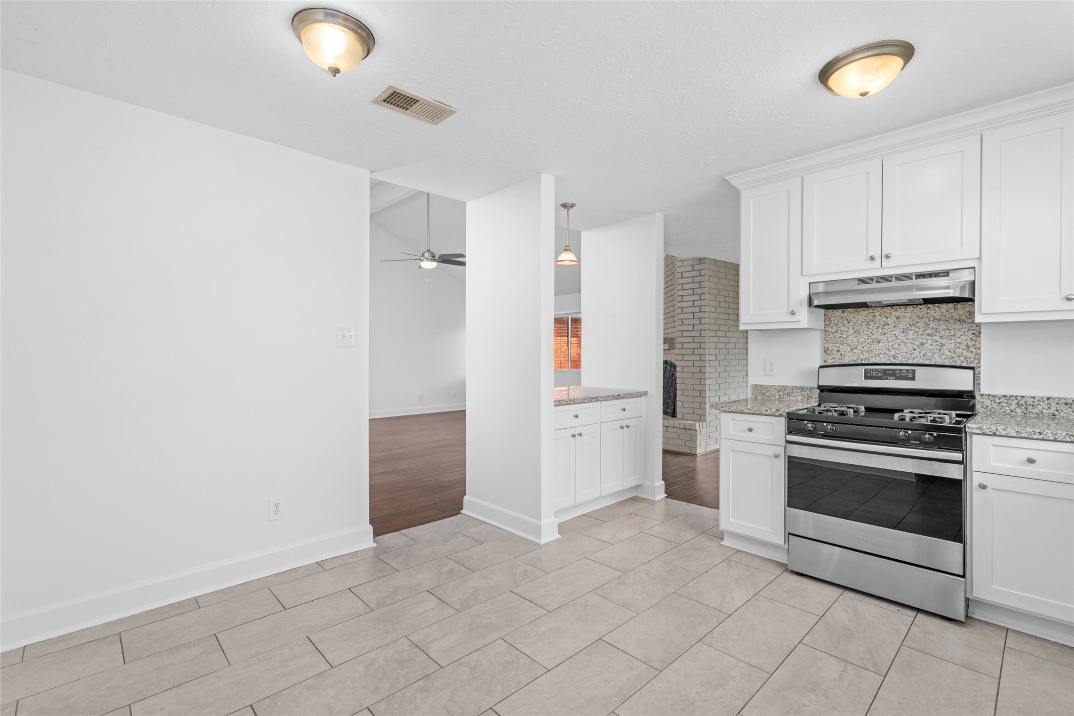 22514 Round Valley Drive Property Photo 19
