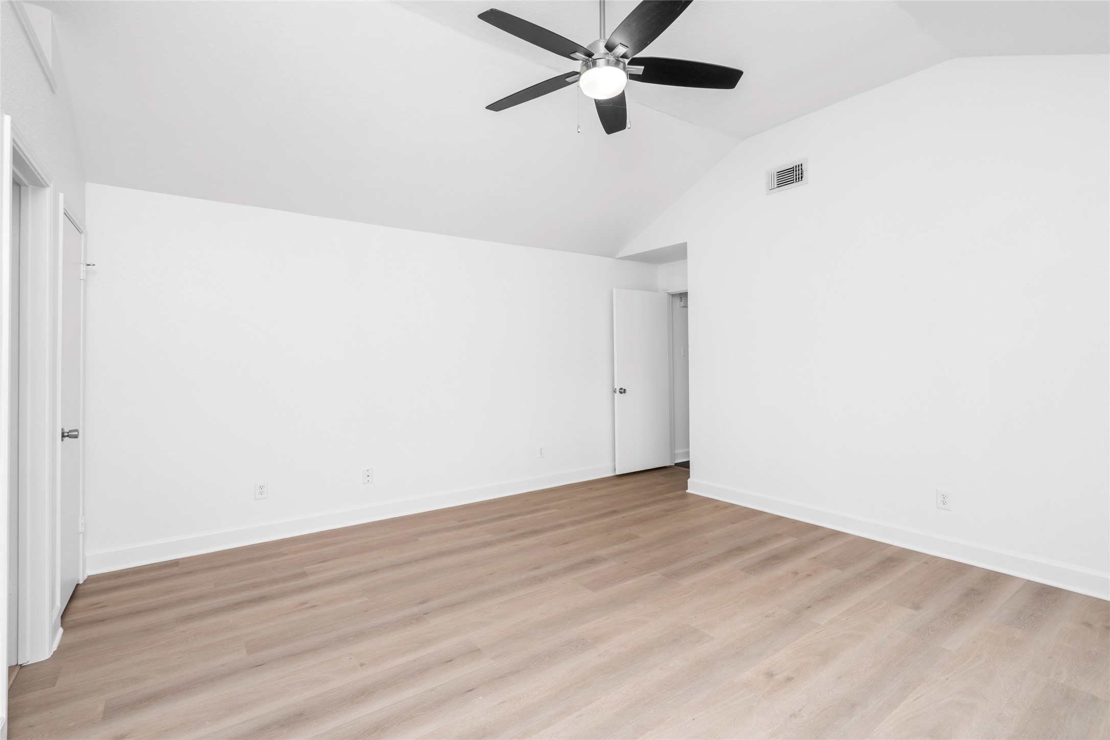 22514 Round Valley Drive Property Photo 29