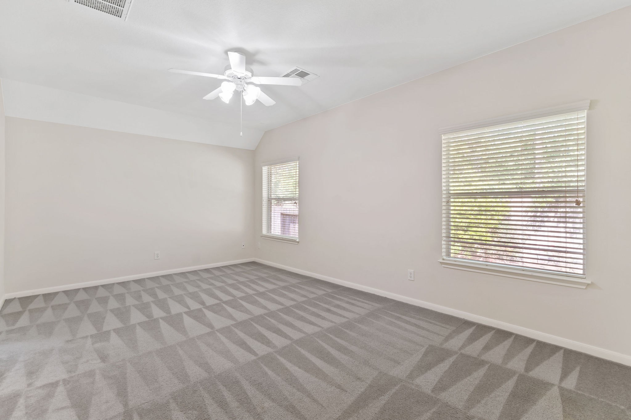 14 N Queenscliff Circle Property Photo 8